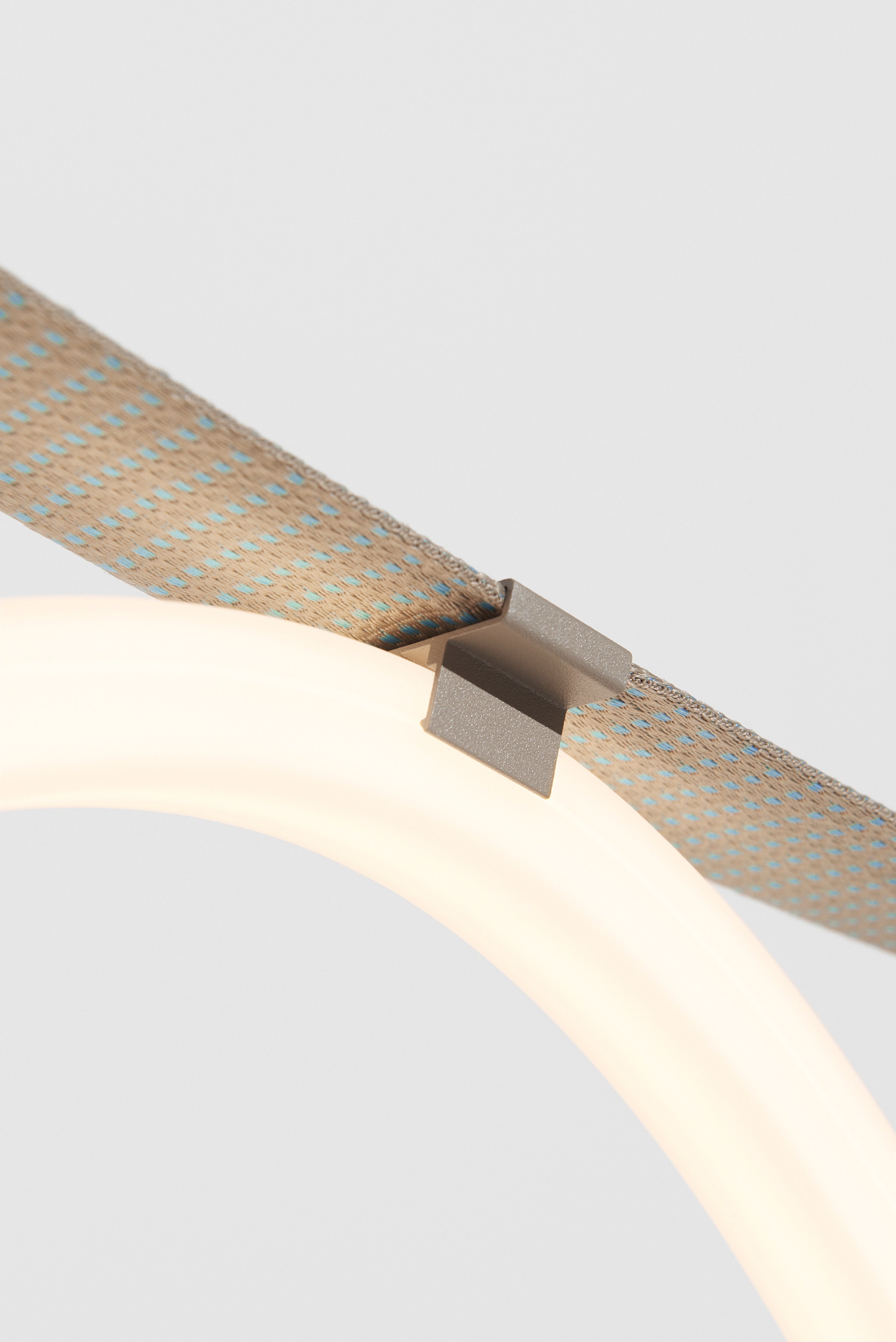 Pendelleuchte SPLINE beige mit Blau