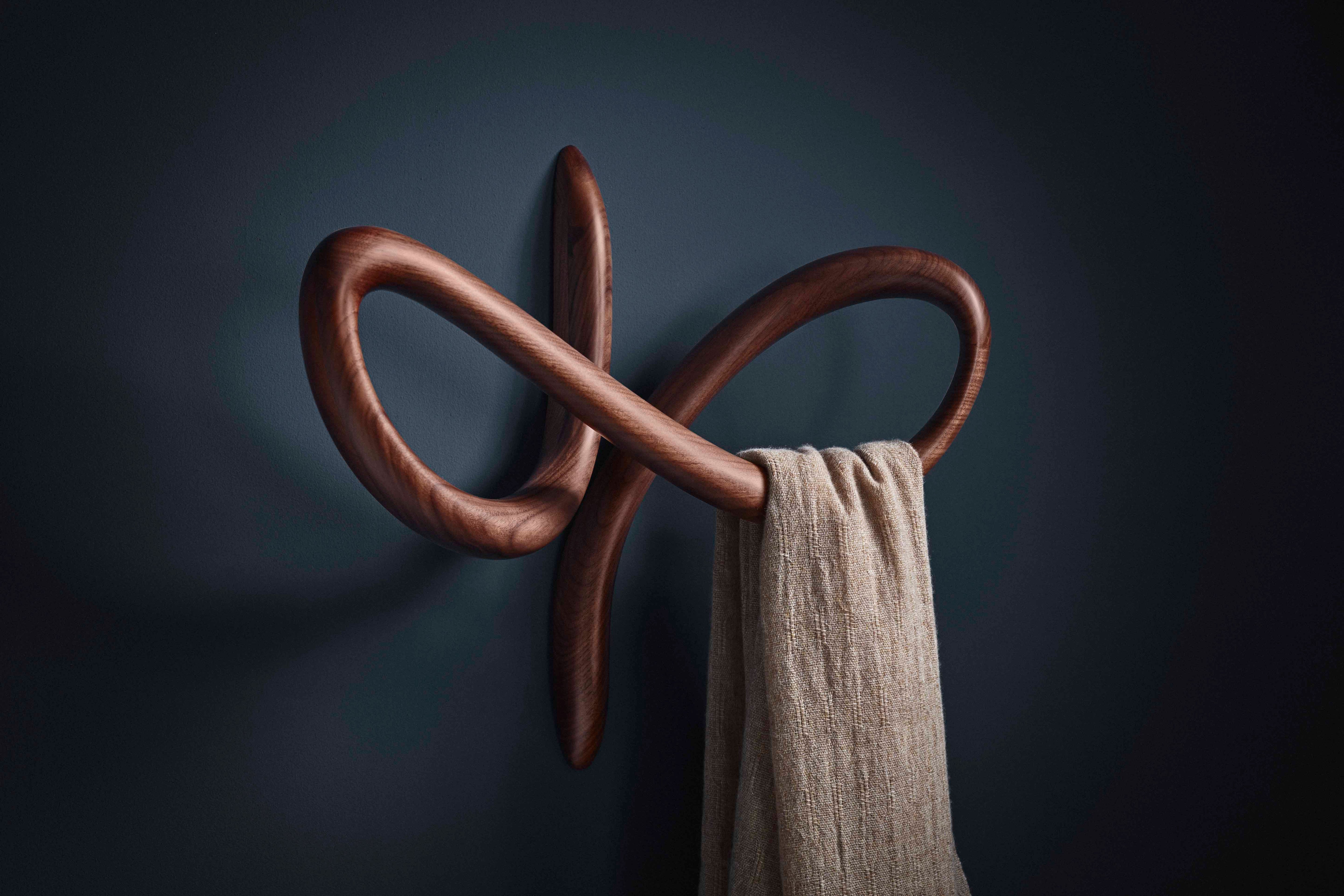 Wandgarderobe VERTIGO Nussbaum