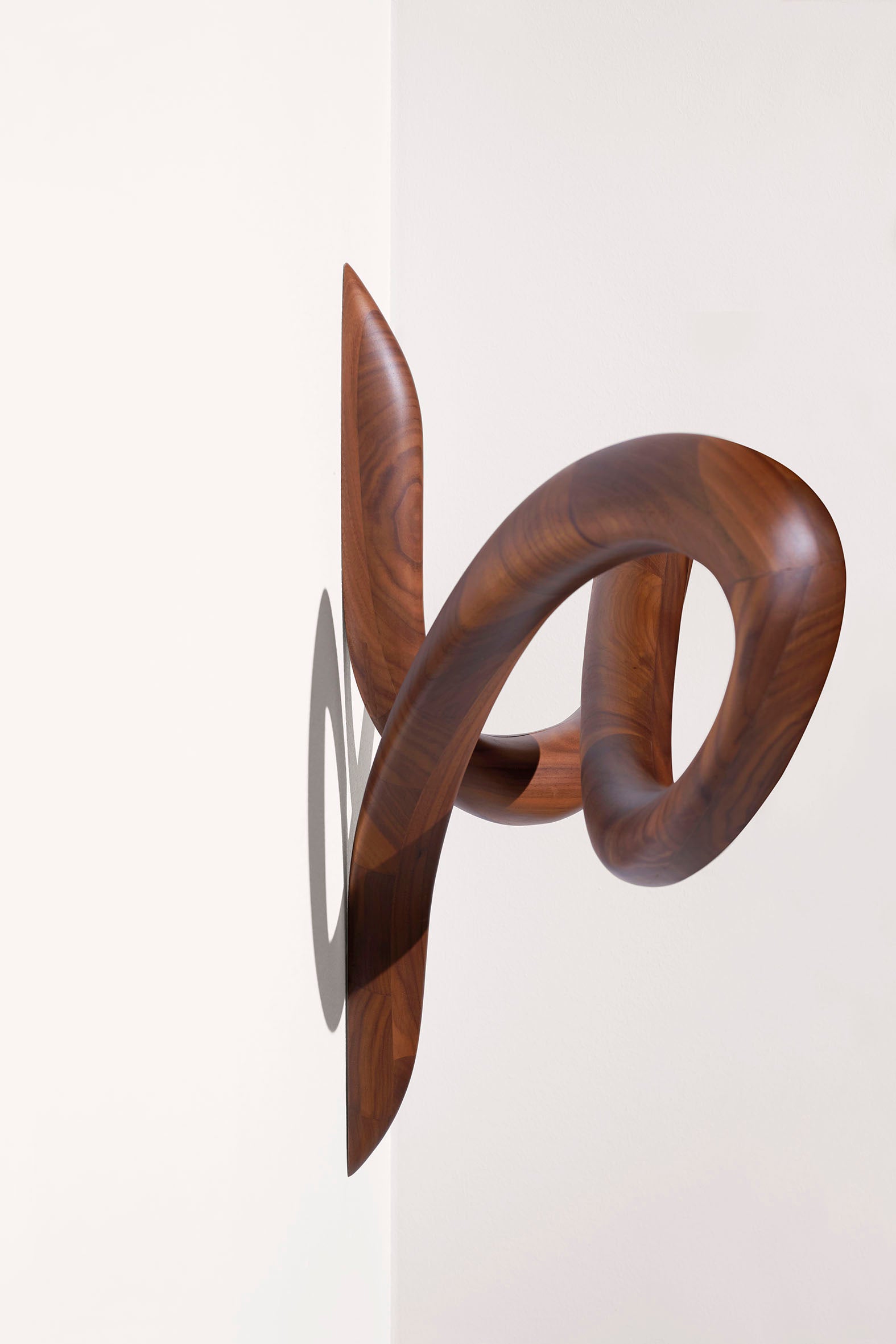 Wandgarderobe VERTIGO Nussbaum