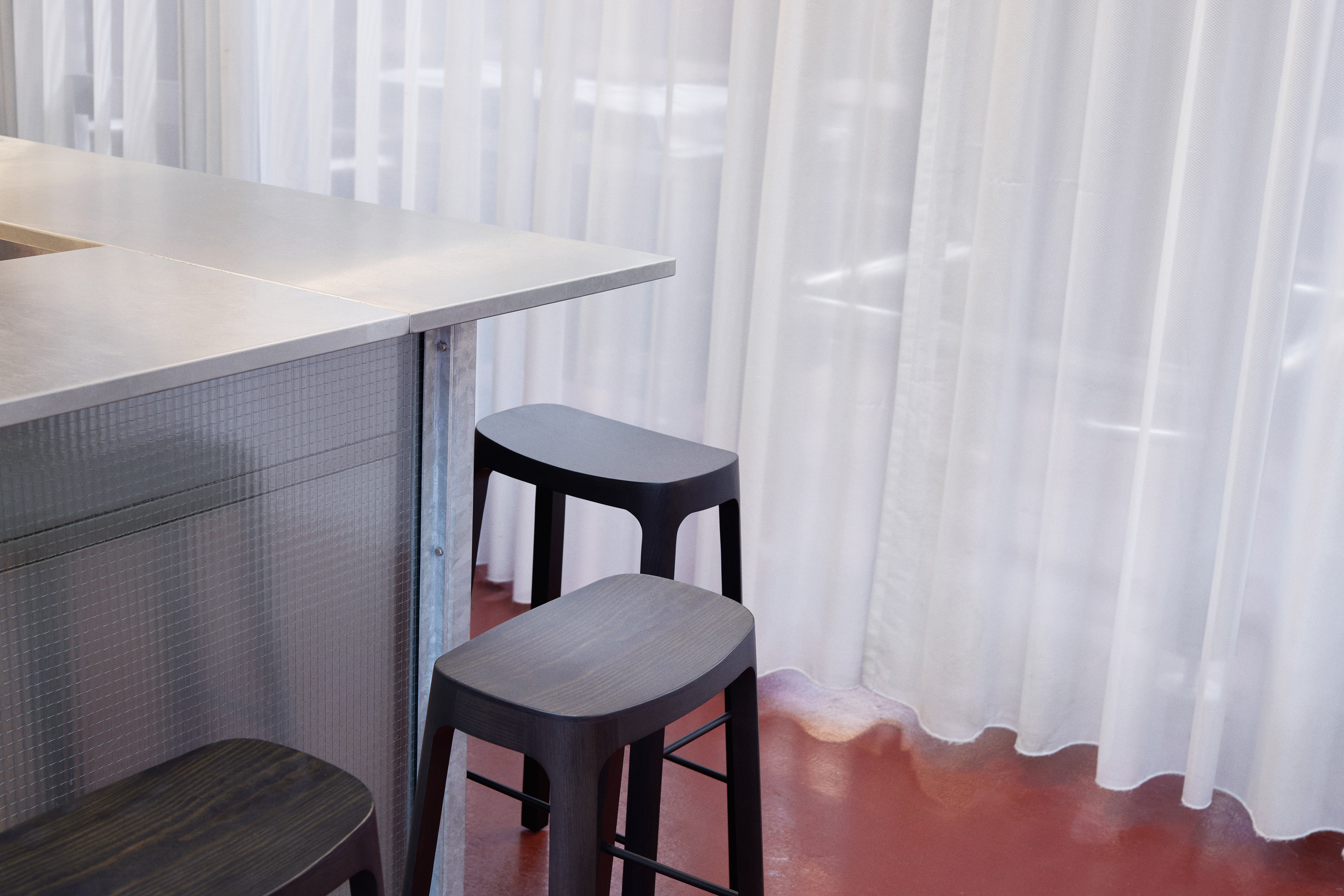 Hocker CROFTON schwarz