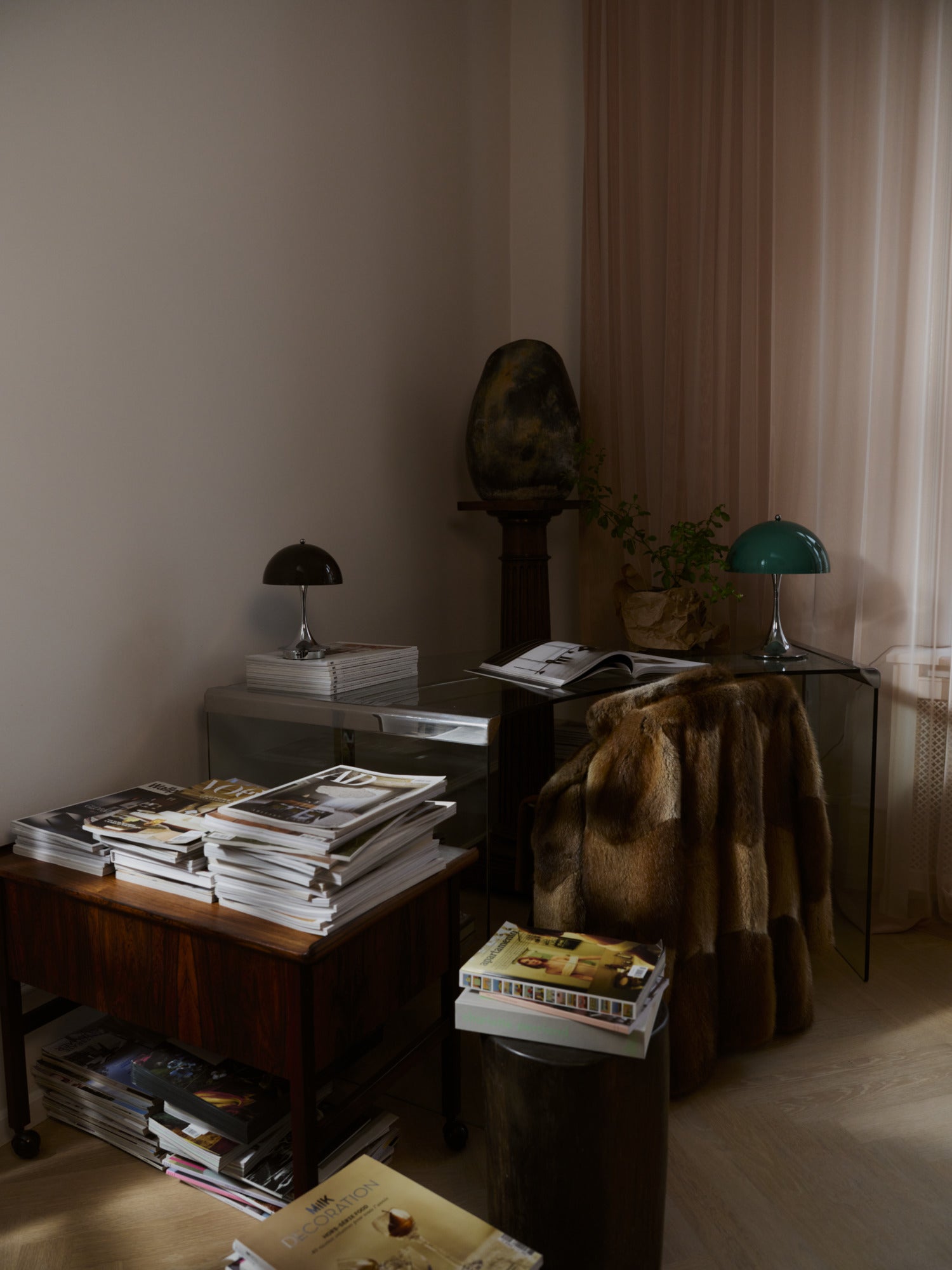 Tragbare Lampe PANTHELLA 250 grün mit verchromtem Fuß