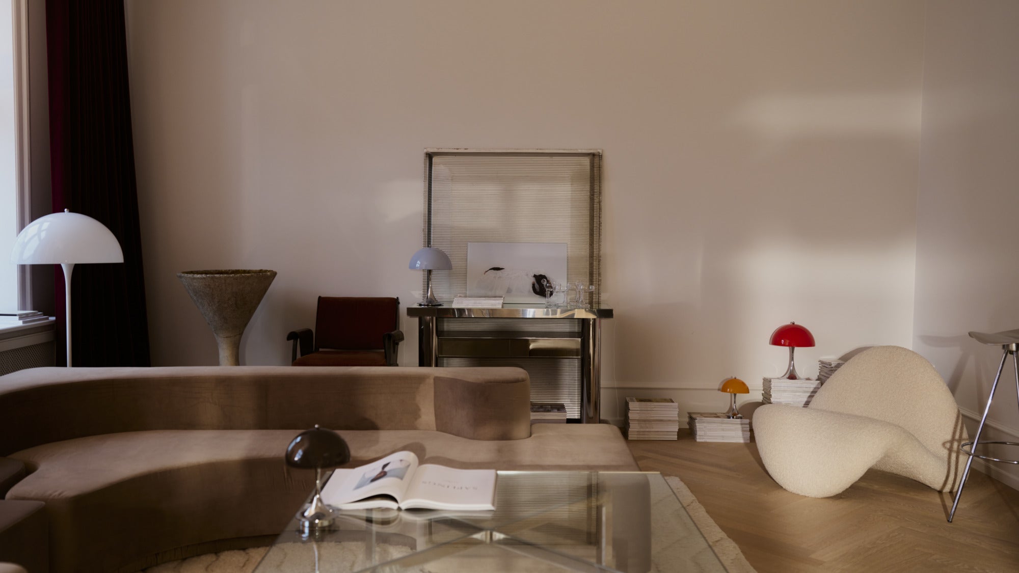 Tragbare Lampe PANTHELLA 250 rot mit verchromtem Fuß