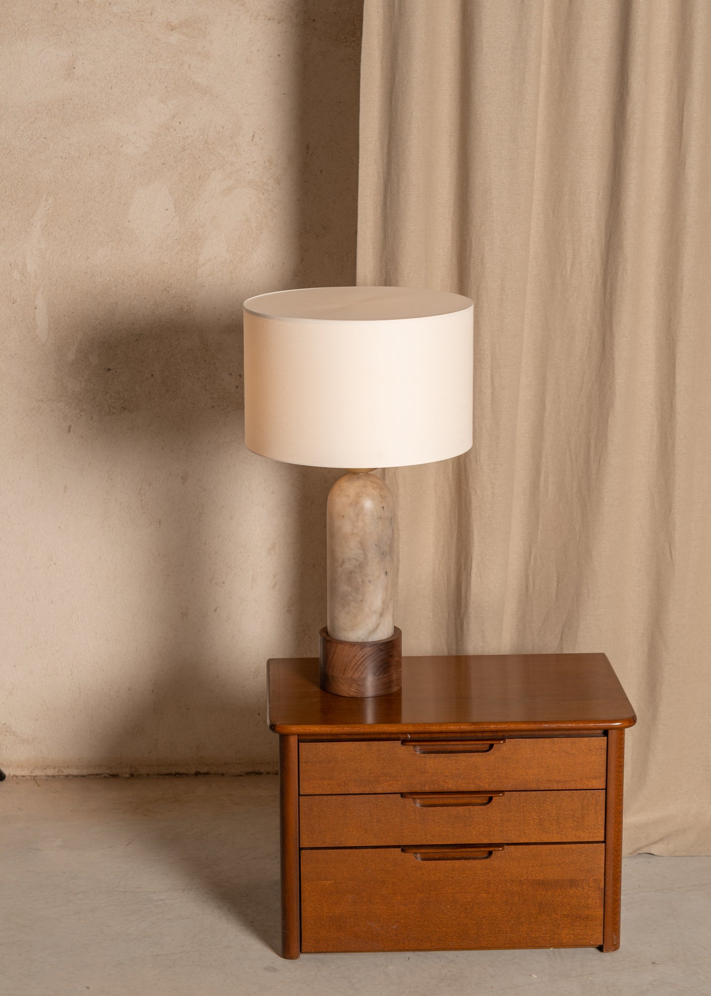 Tischlampe PEONA KELO dunkelbeige Alabaster