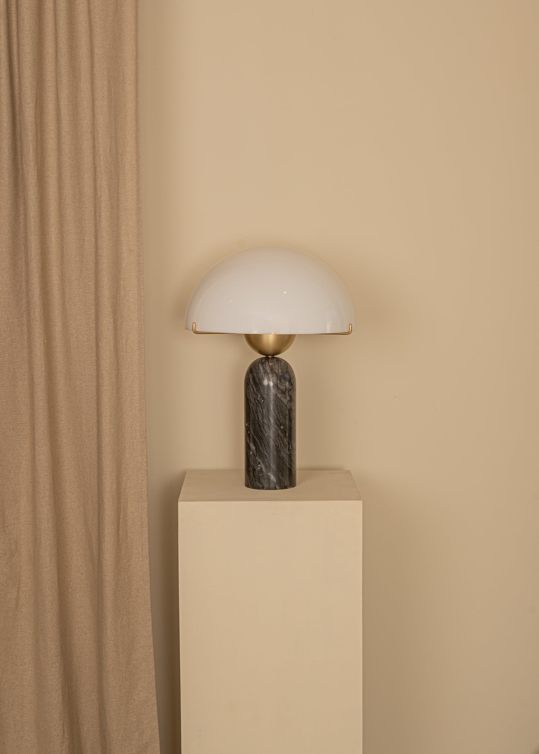 PEONO Table Lamp Black Marble