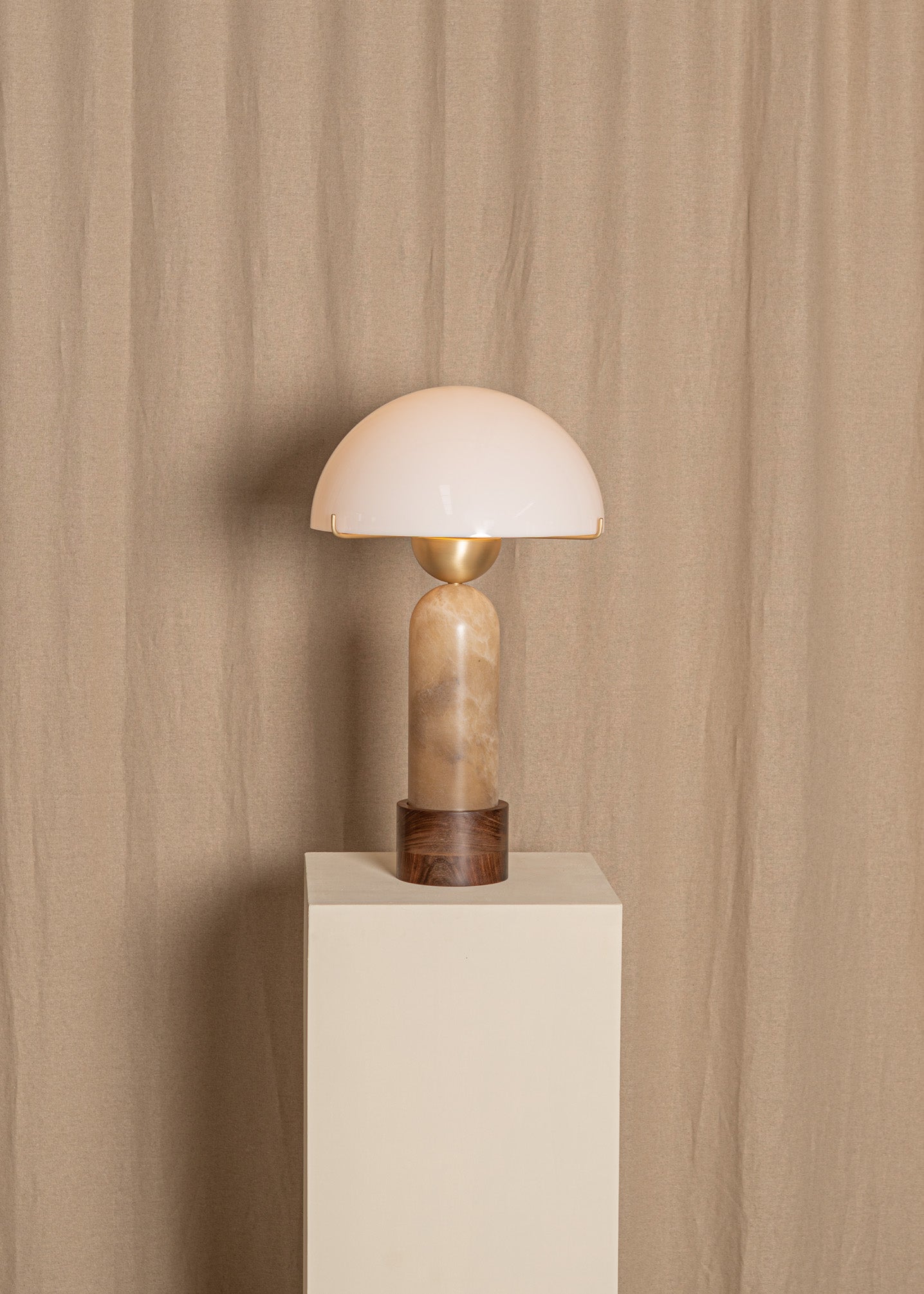 Tischlampe PEONO dunkelbeige Alabaster