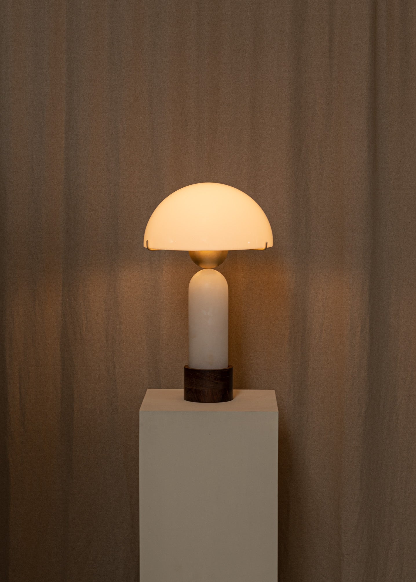 PEONO Table Lamp White Alabaster
