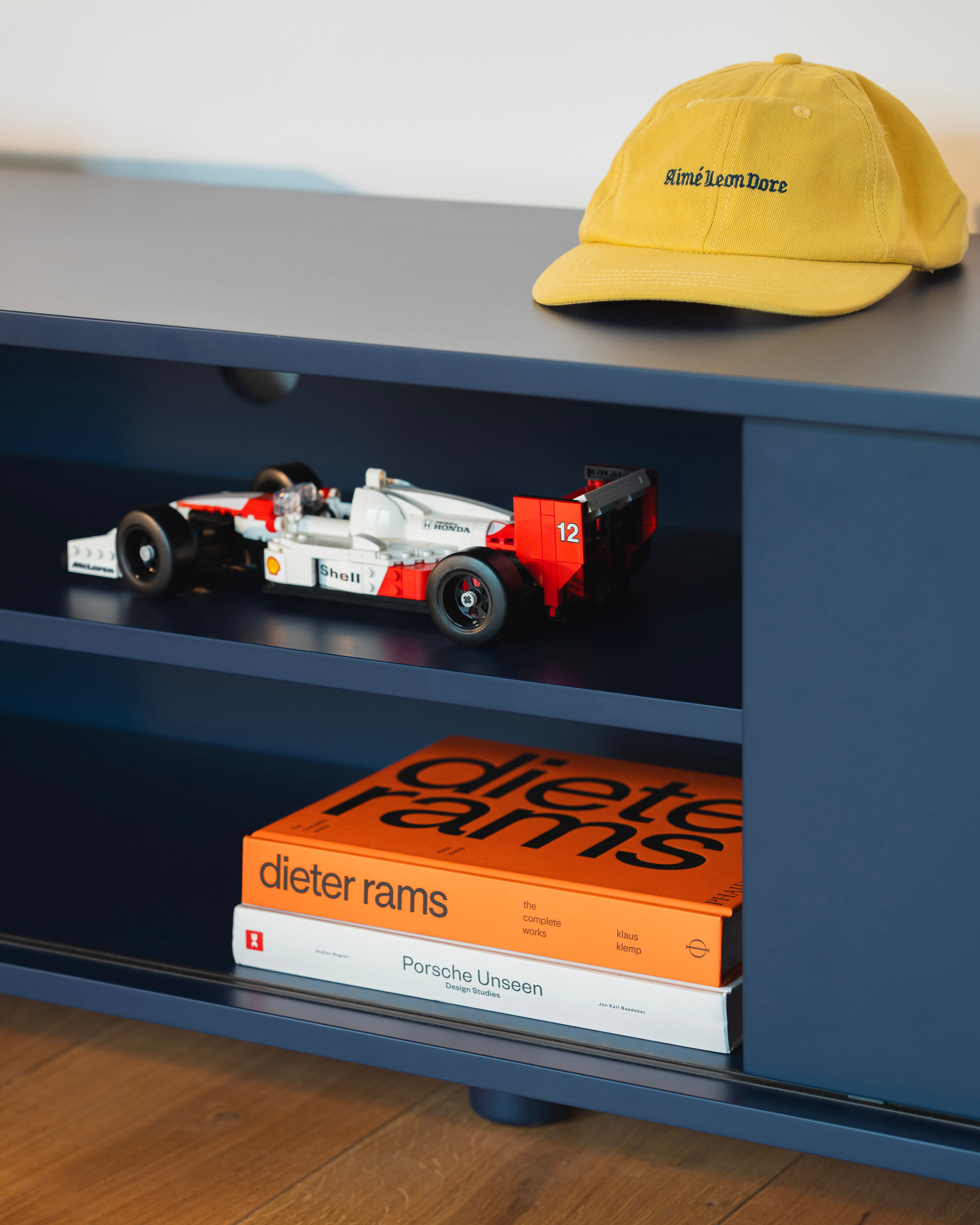 RTV-Sideboard in Kobaltblau