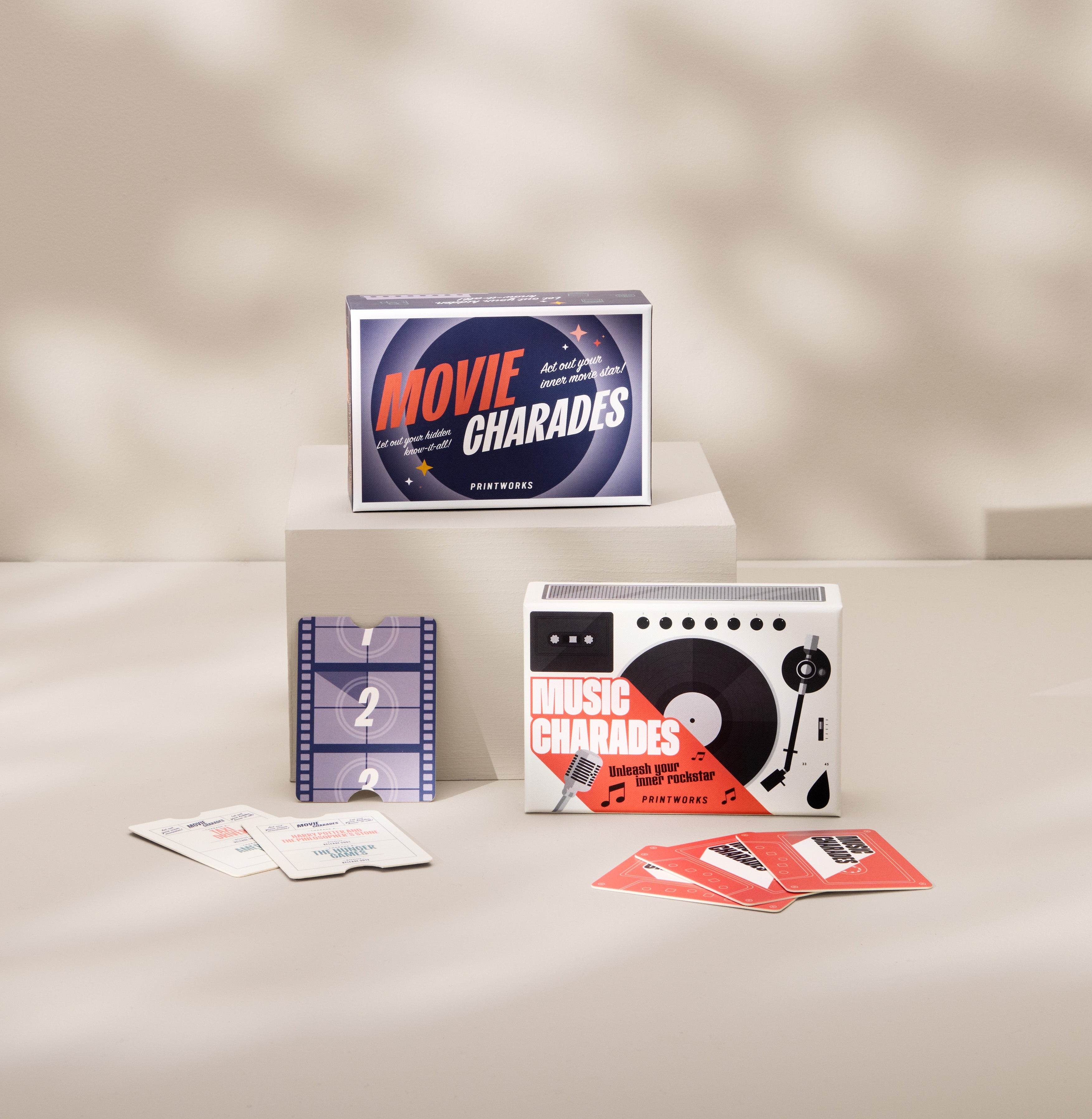 Musikalische Kalambur MUSIC CHARADES weiß mit schwarz und rot