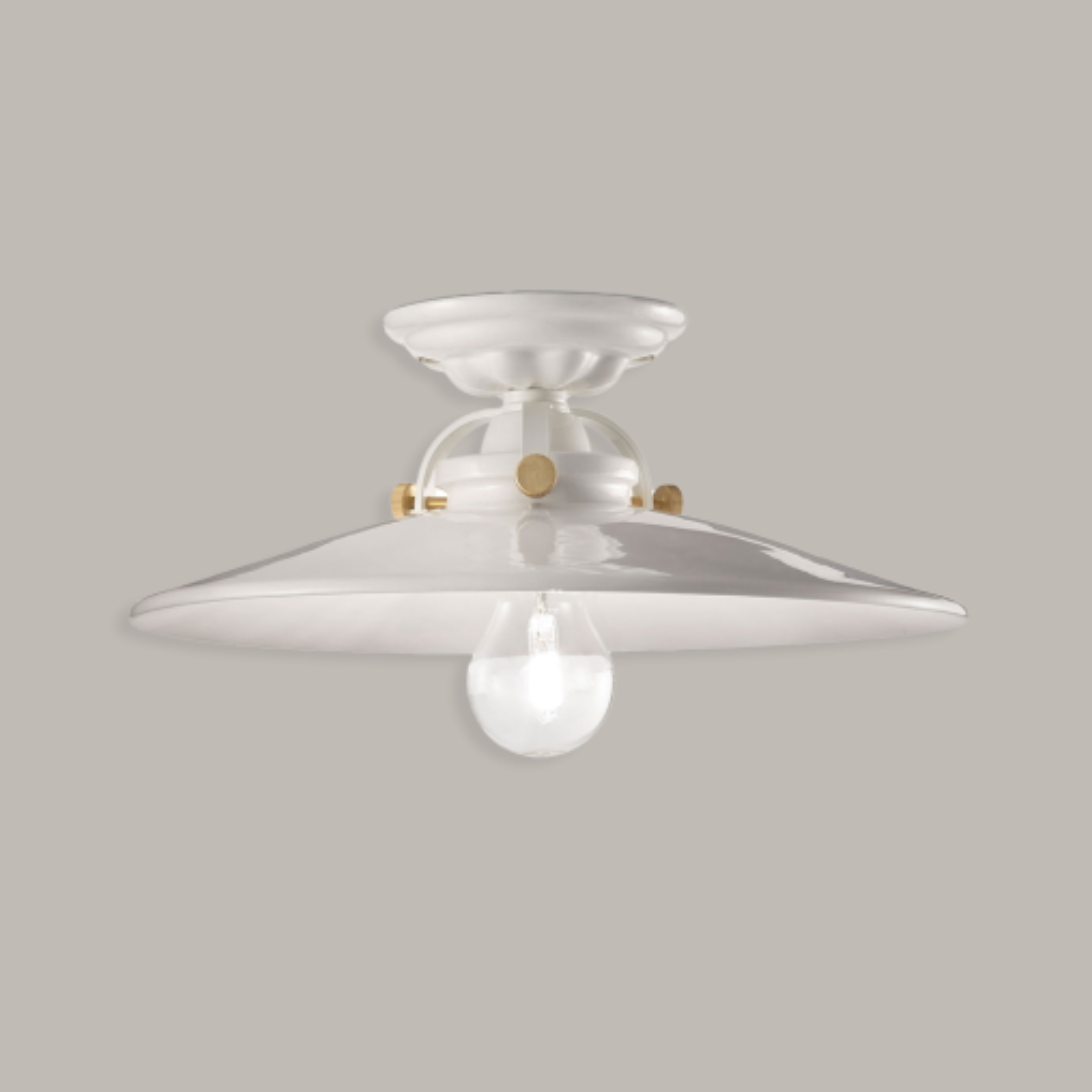 B&amp;W Keramik-Deckenleuchte, Weiß mit Messing-Finish 