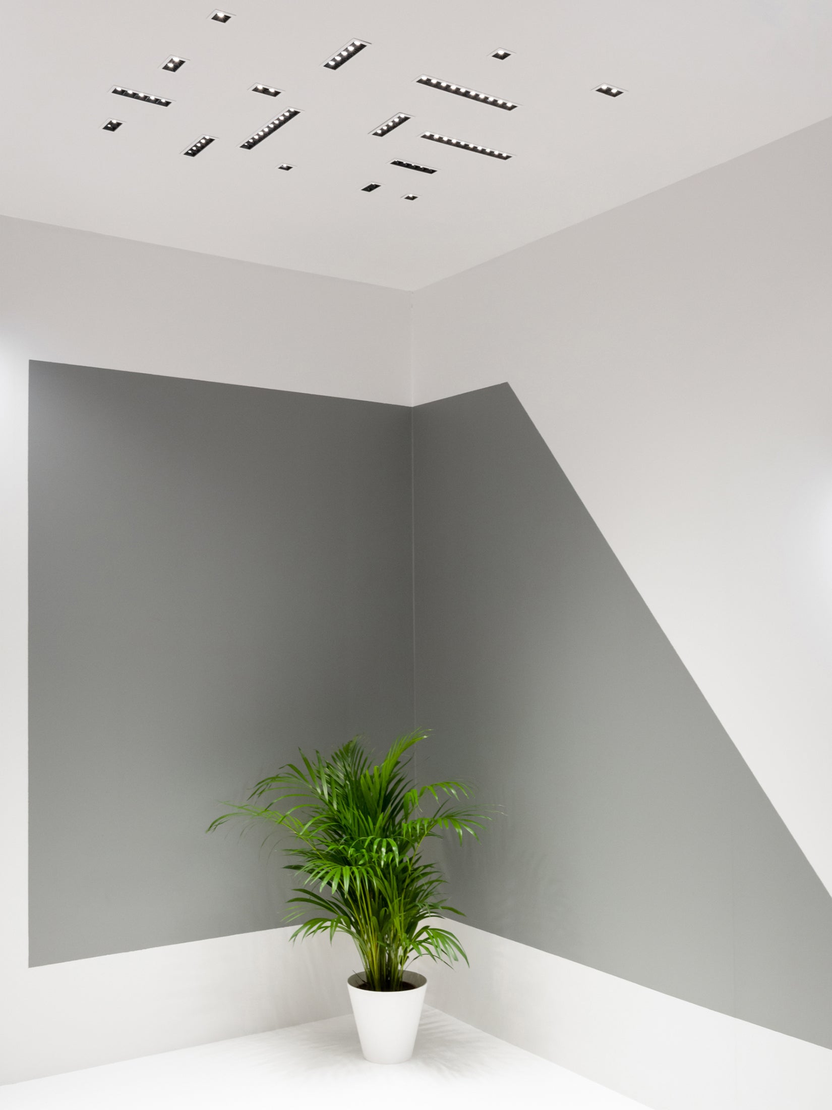 Recessed RAFTER POINTS TRIM fixture