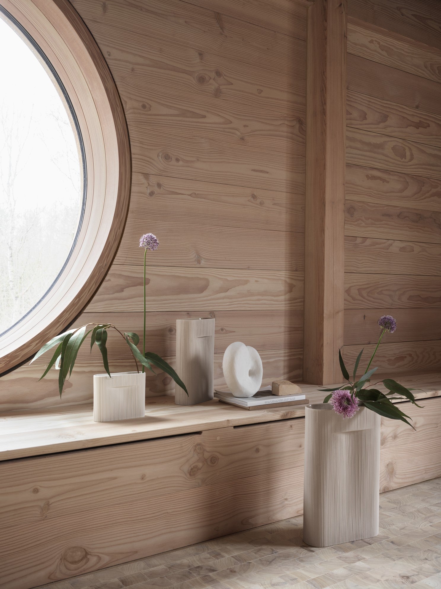 Keramikw vase RIDGE gebrochenes Weiß