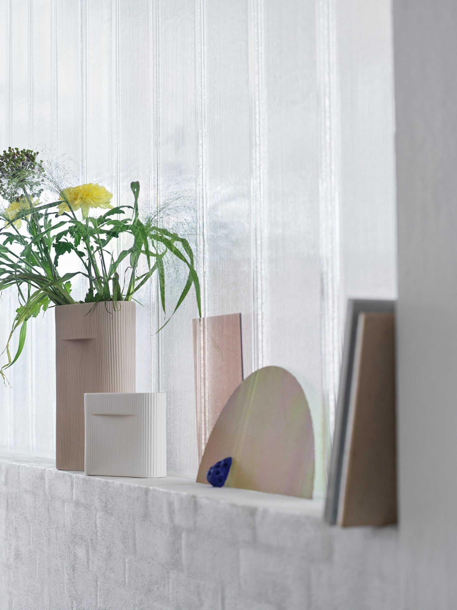 Keramikw vase RIDGE gebrochenes Weiß