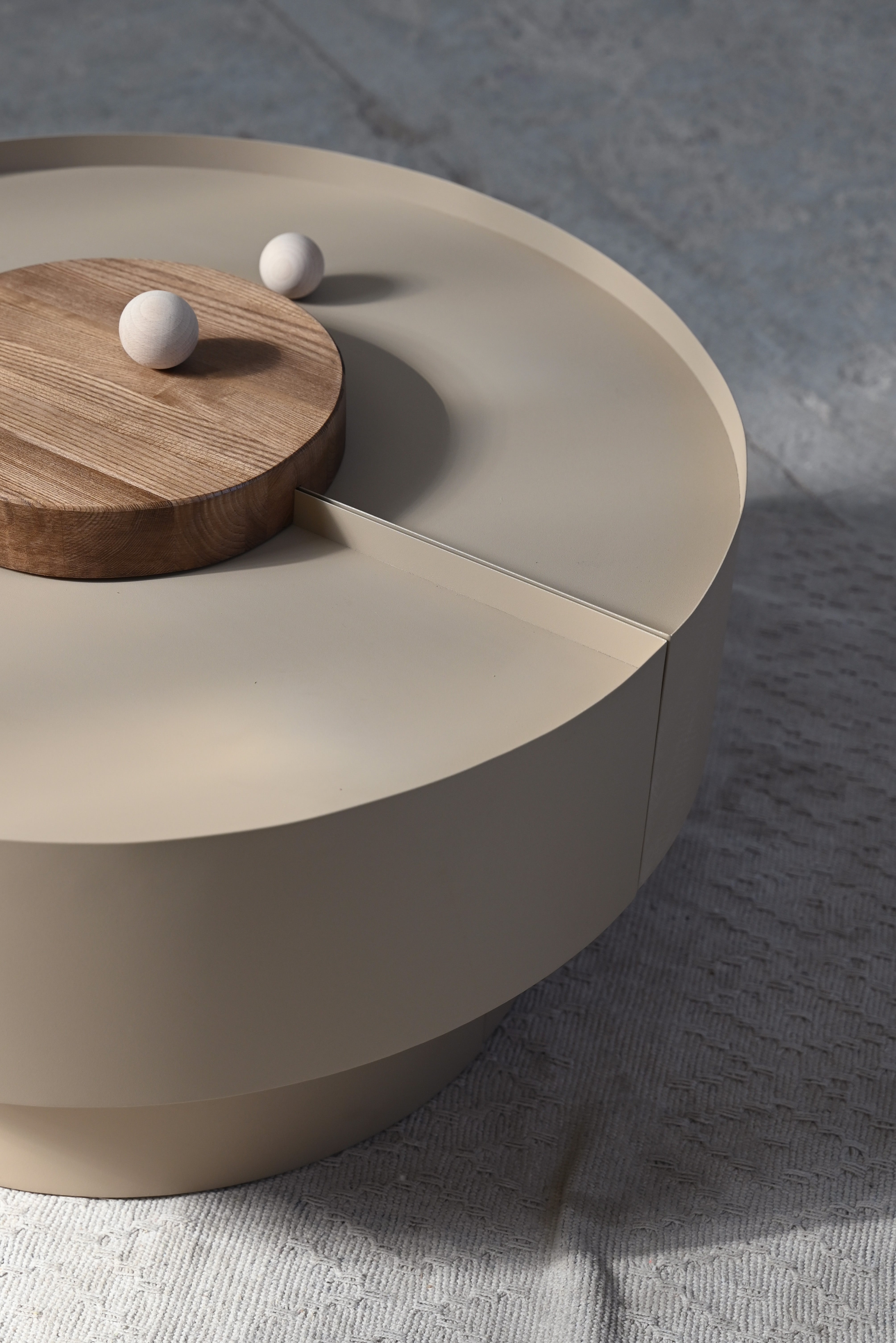 Kaffeetisch SUMO aus Stahl und Holz