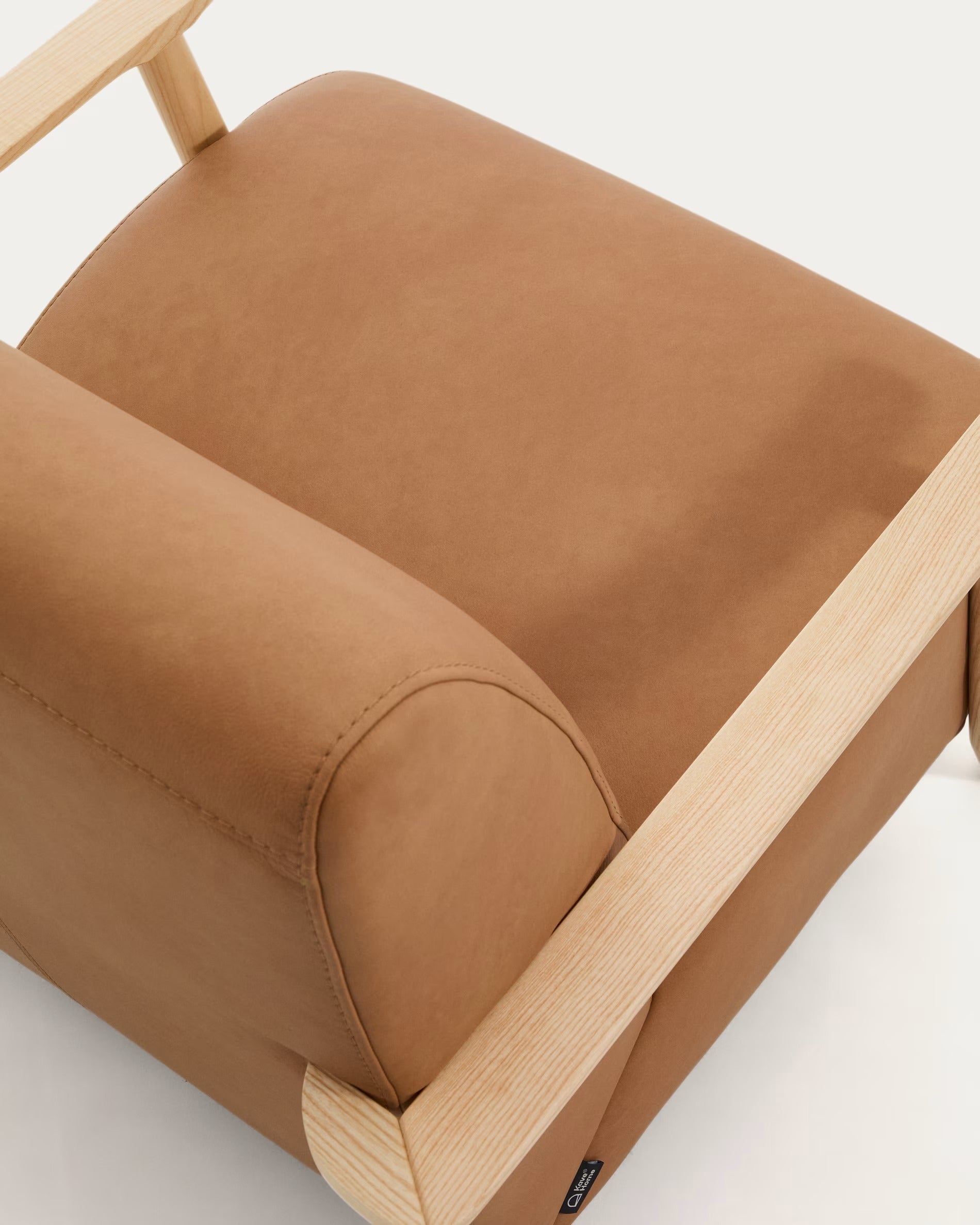 Fotel MEGHAN brązowy skórzany z jesionową podstawą