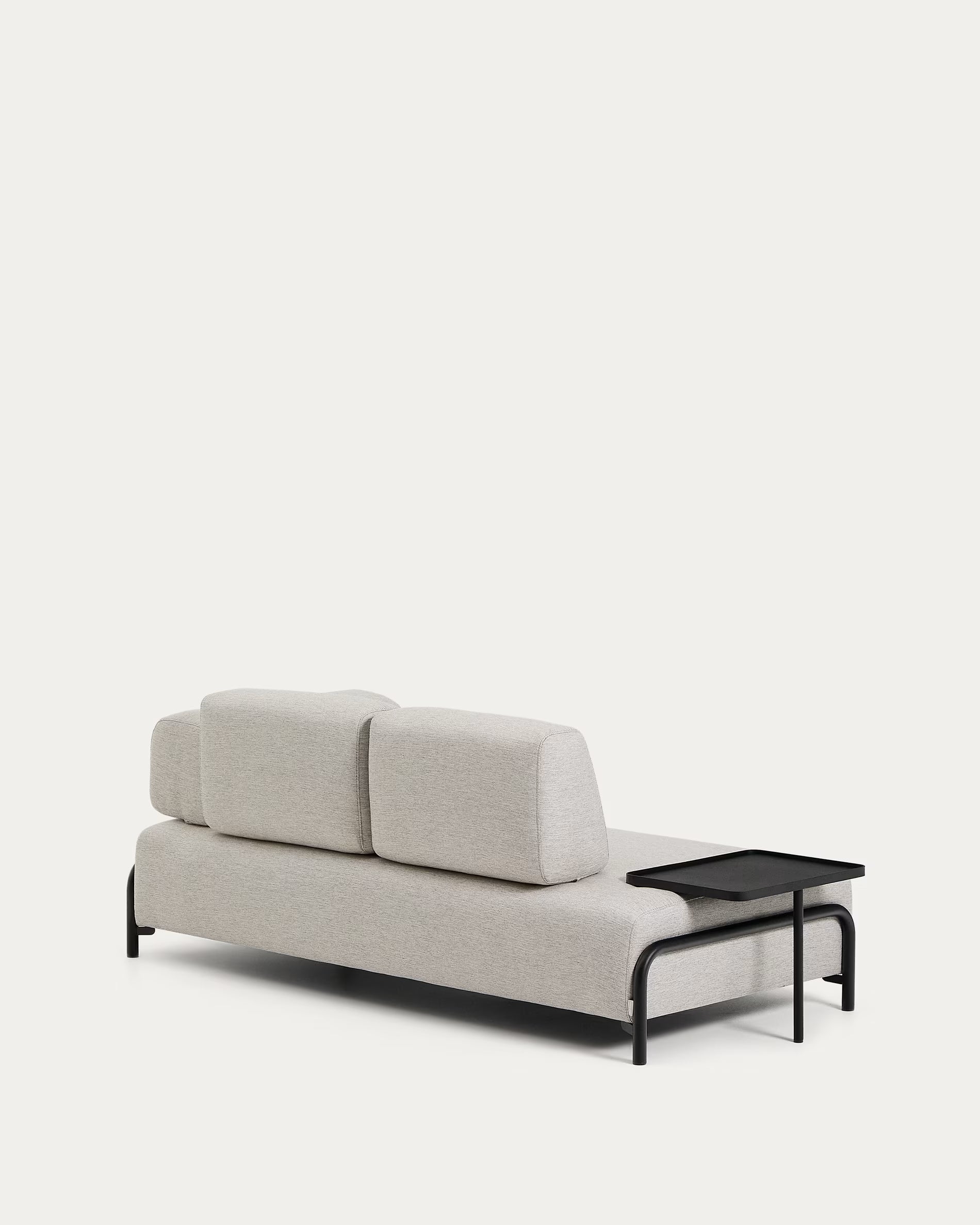 Sofa 2-osobowa lewostronna z półką COMPO szarobeżowy z czarną podstawą do salonu – Kave Home