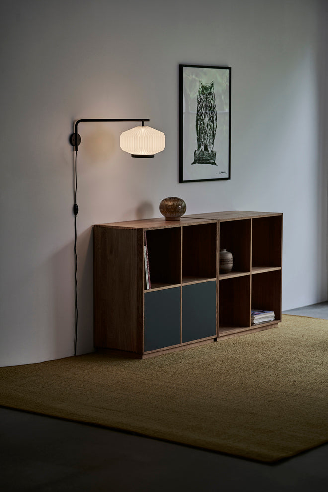 Wandleuchte MODELL 286 SHIBUI weiß mit schwarzem Sockel