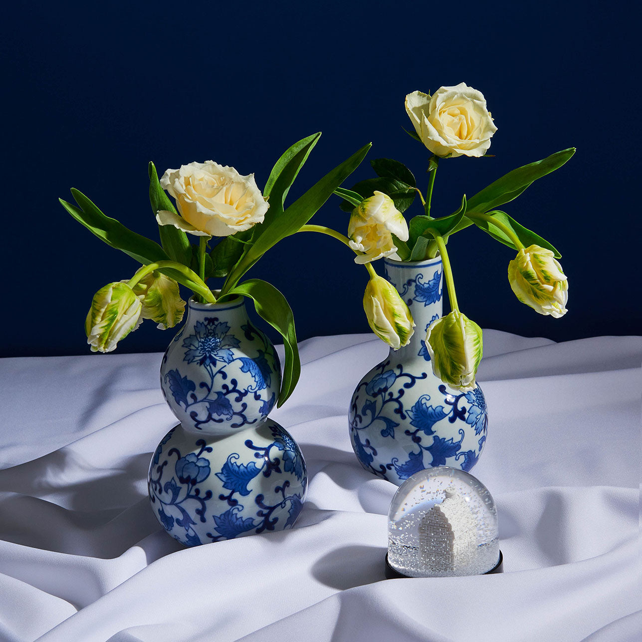 Dutch Delight Vase Set White with Blue