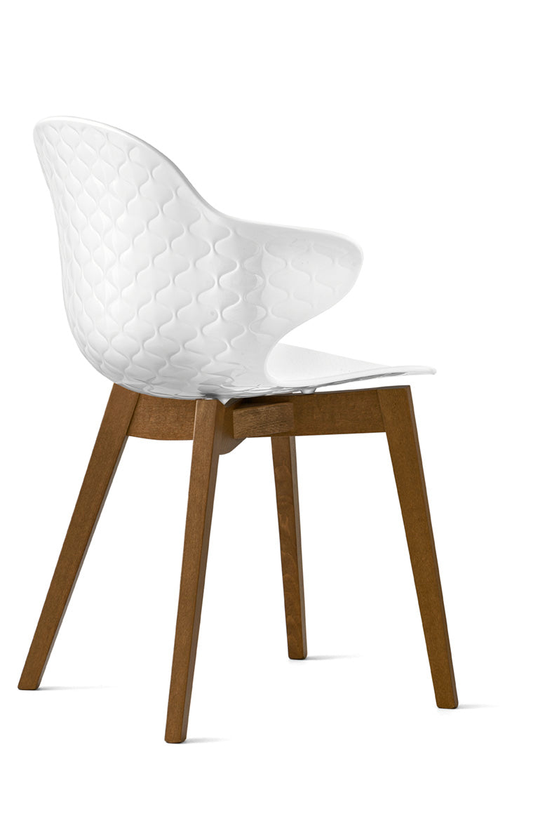 Stuhl SAINT TROPEZ mit weißem Sitz und Nussbaumfuß