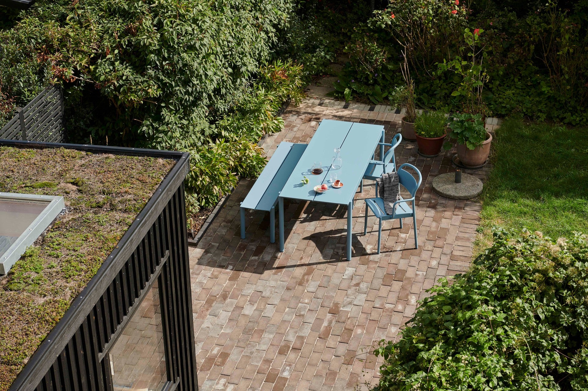 LINEAR Outdoor Table Blue Steel