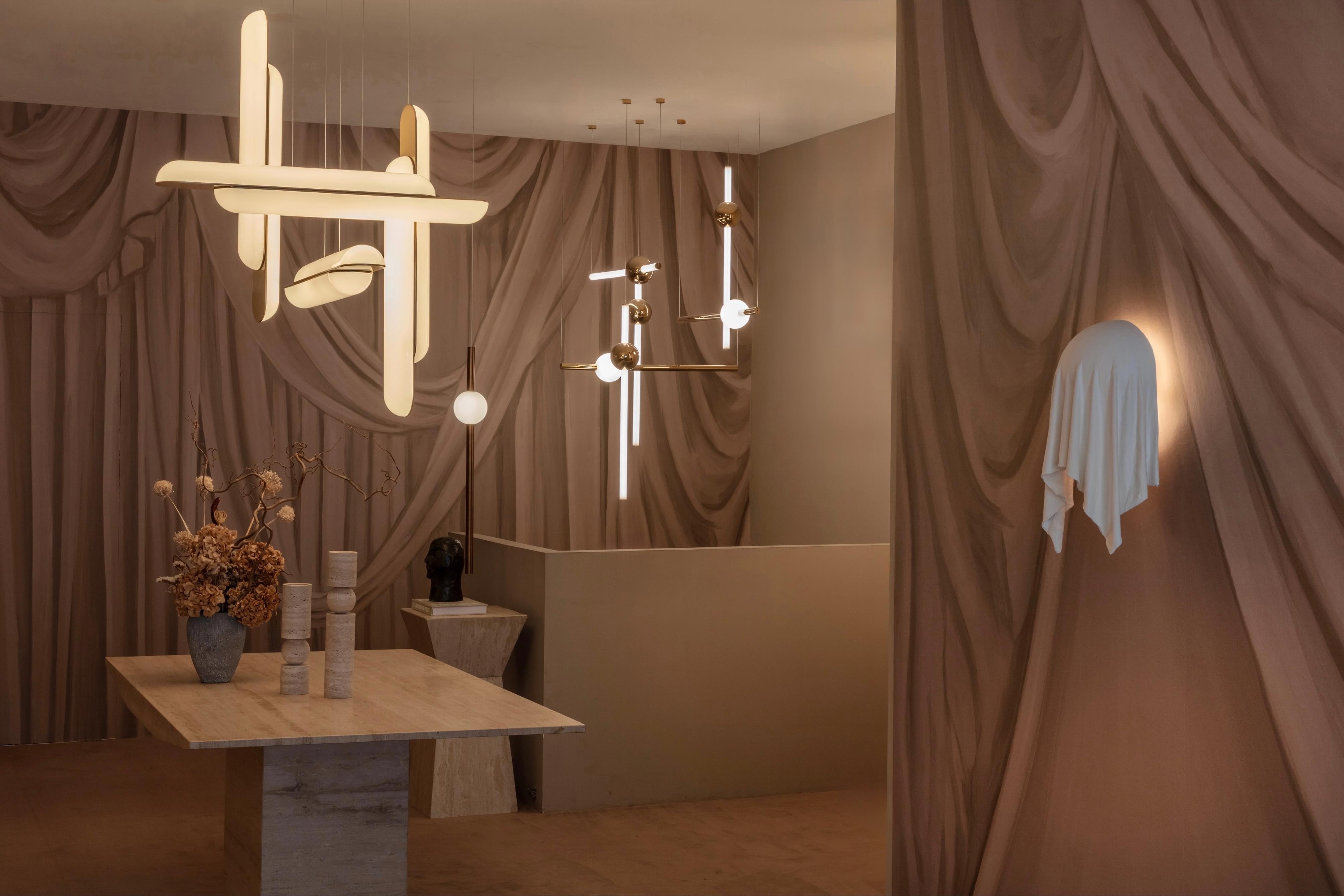 Wandlampe REQUIEM aus Stoff und Gips