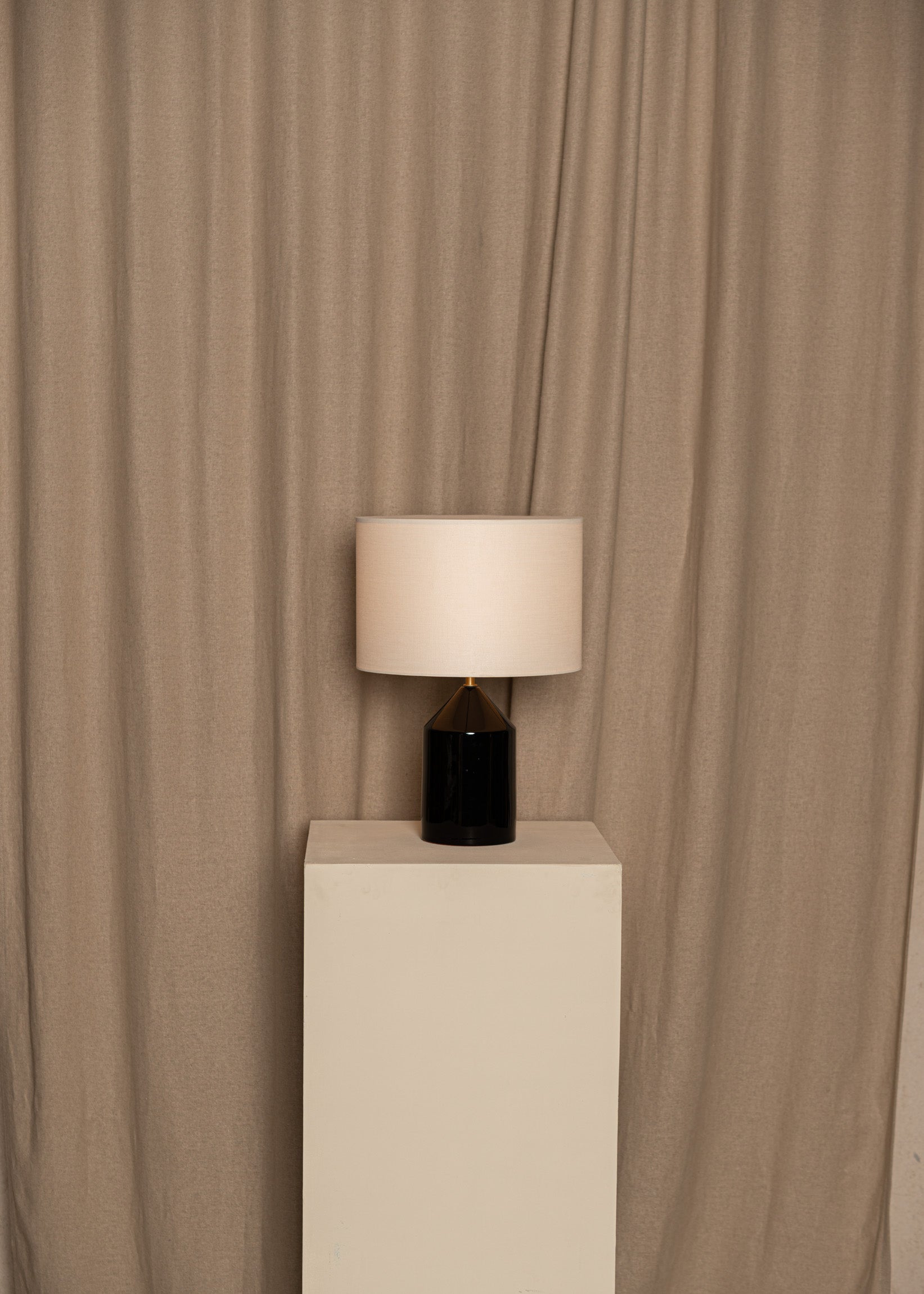 Tischlampe aus Keramik JOSEF schwarz