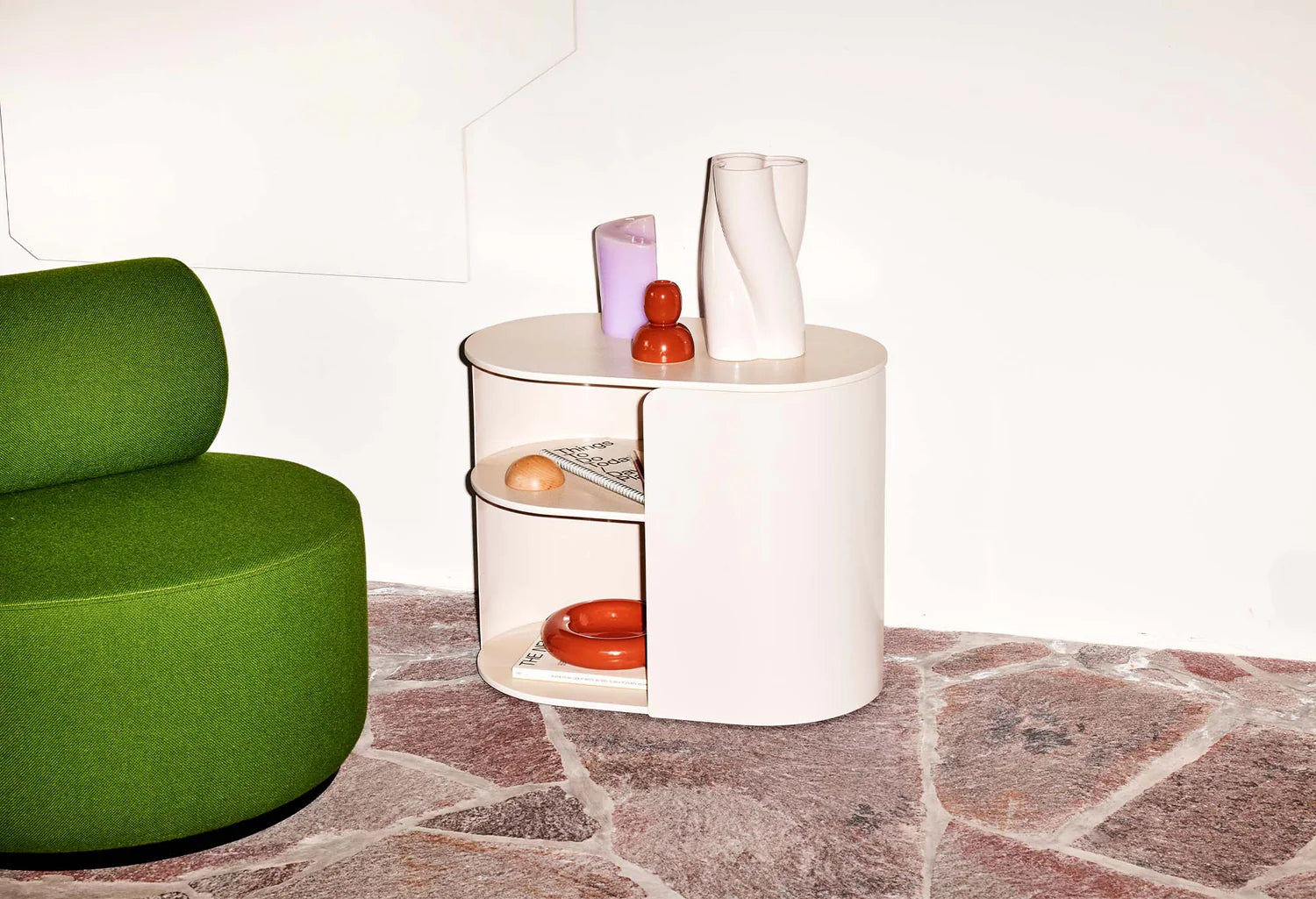 Sandfarbene PLATEAU-Schränke