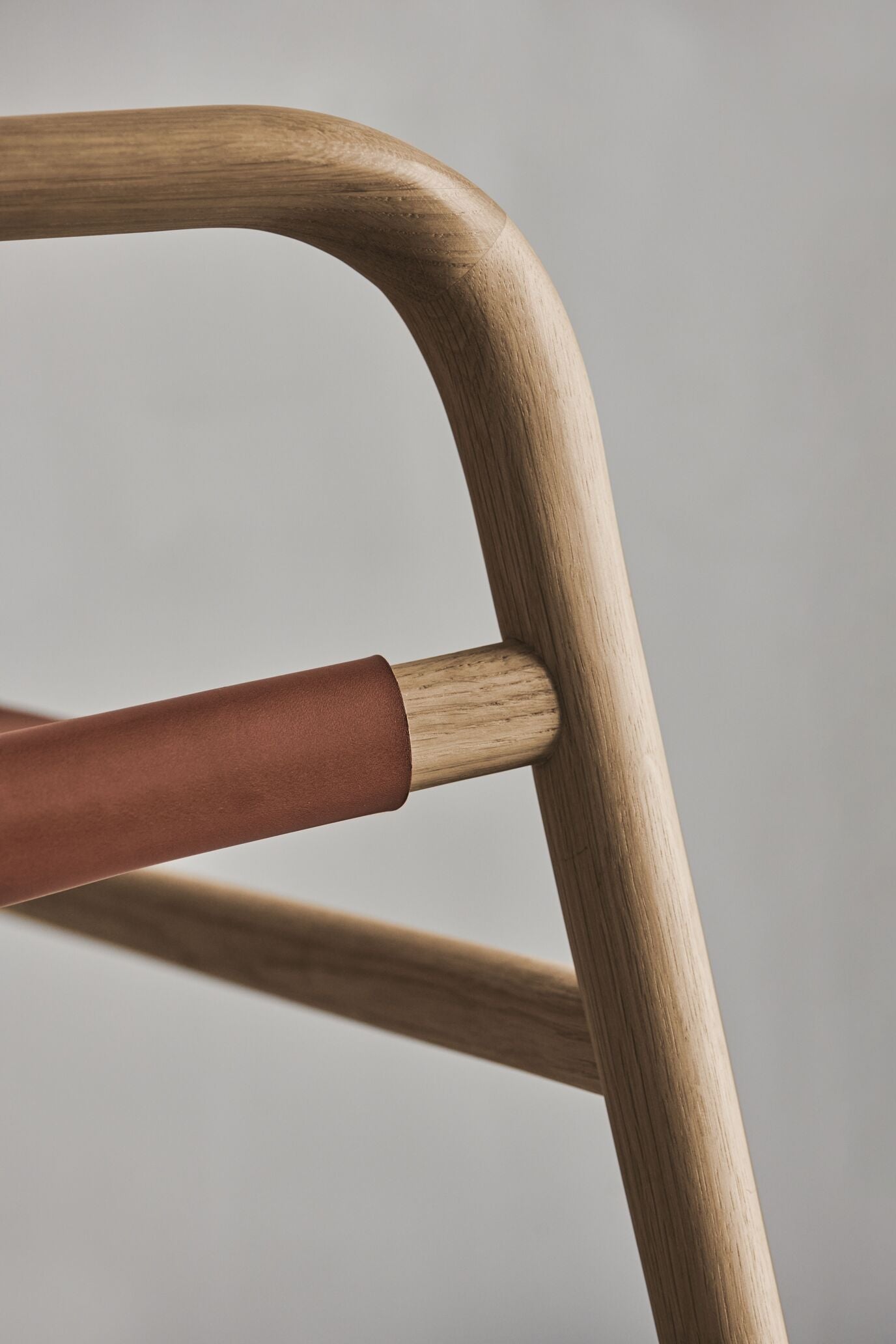 Koniakowy Soul Sessel mit einer Eichenbasis