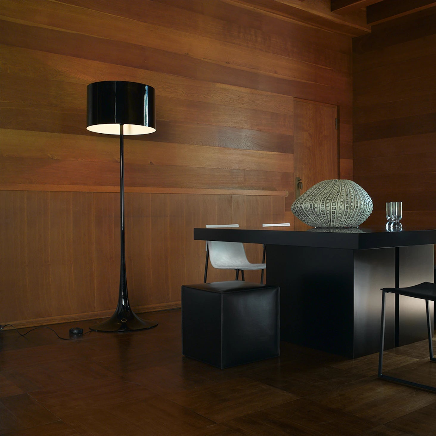 SPUN LIGHT Black Floor Lamp