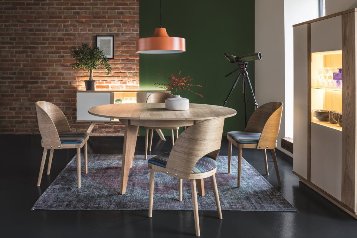 Runder ausziehbarer Tisch SENALES aus Eichenholz