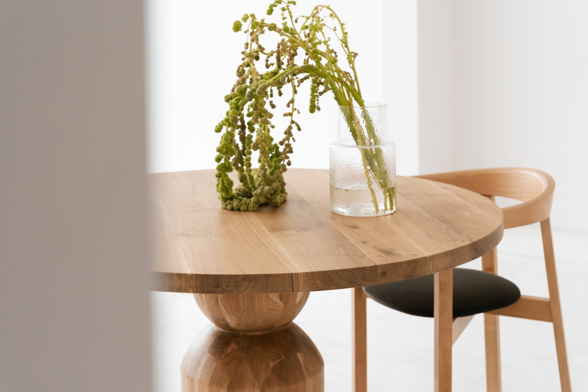 Runder Tisch BETH aus Eichenholz