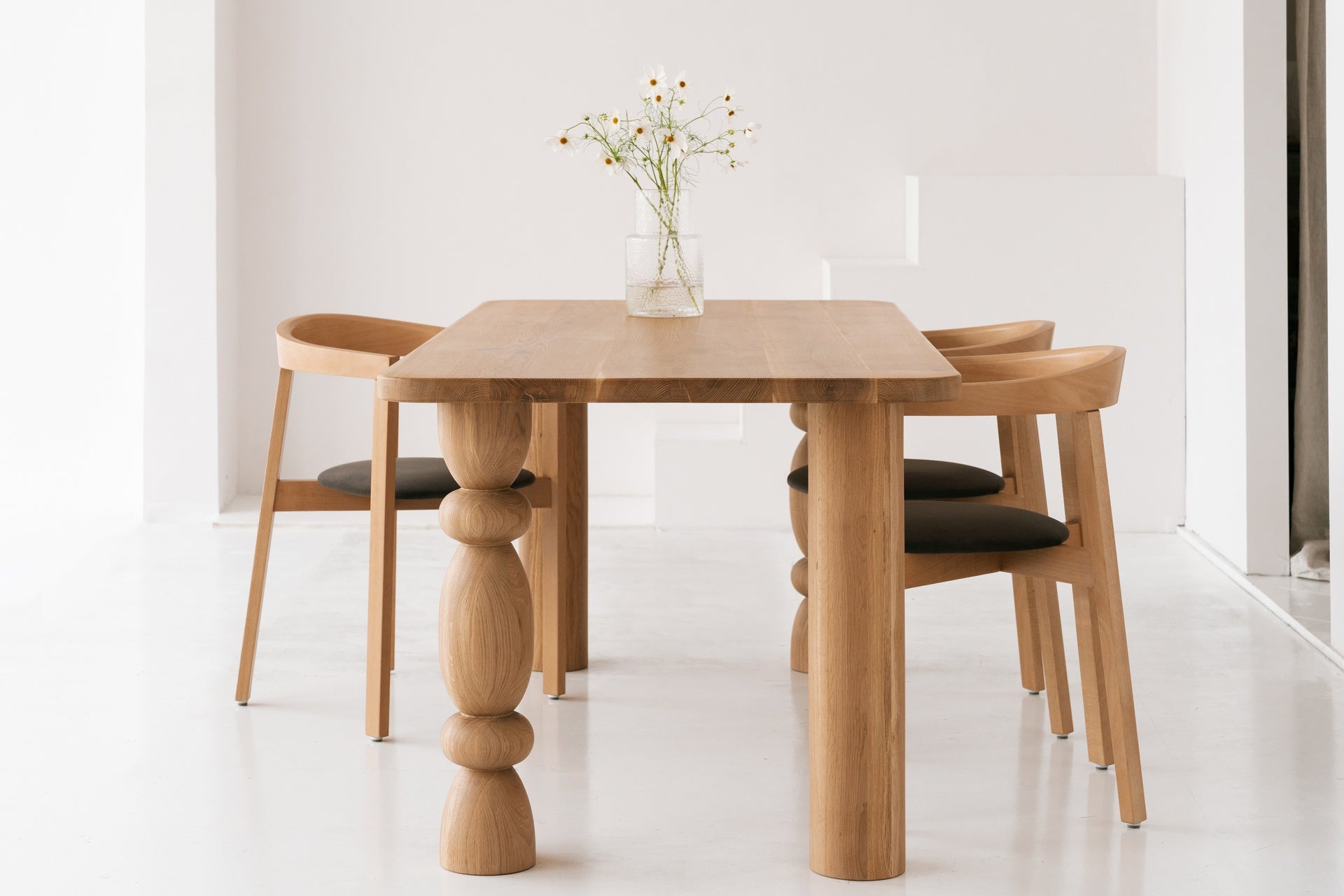 THEO Oak Wood Table