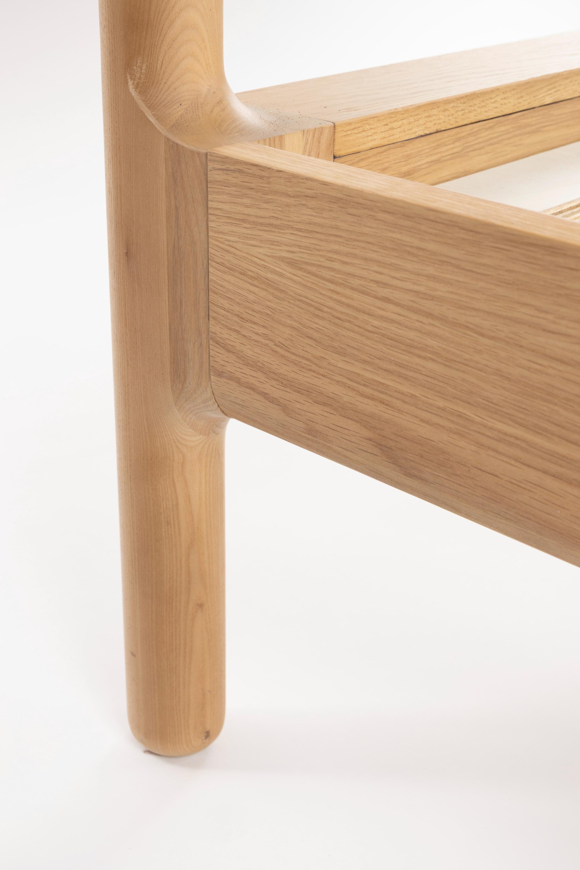 Bett STORM WEBBING aus Eschenholz
