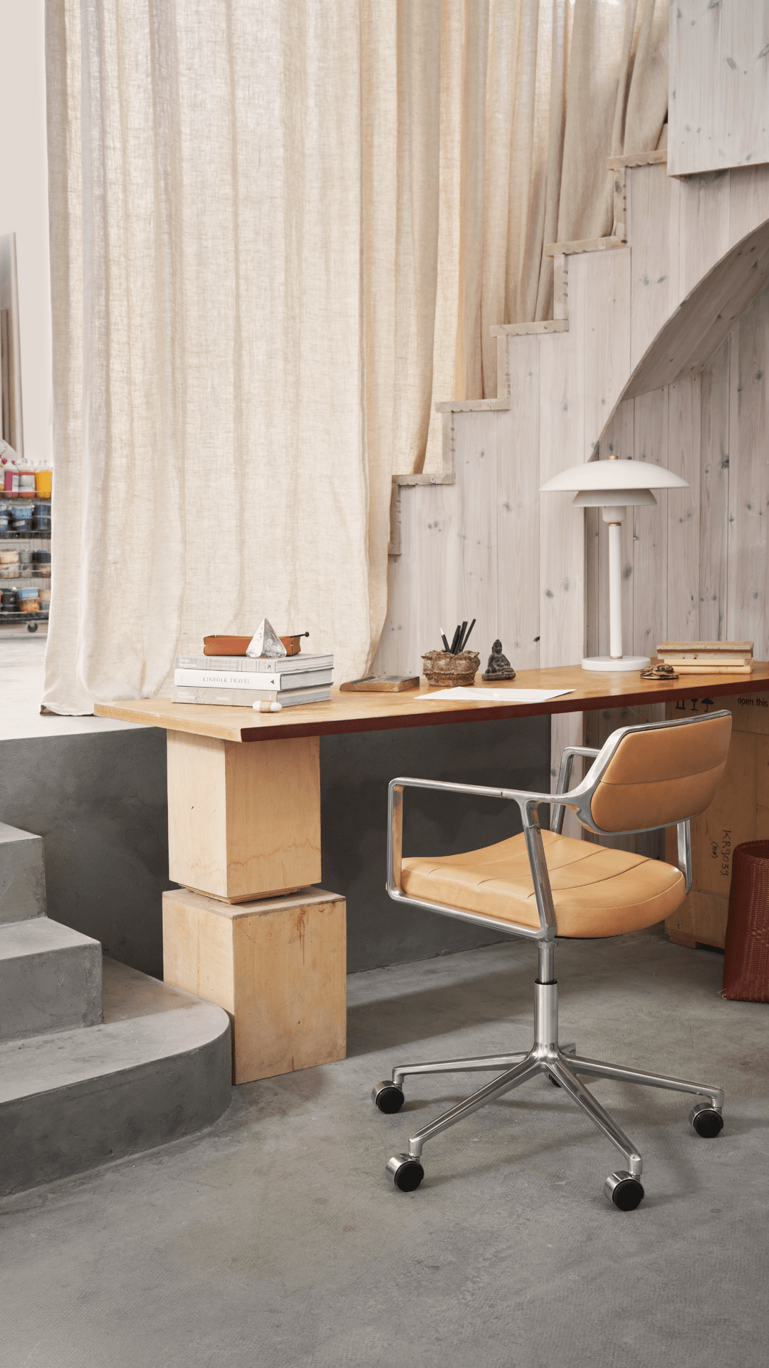 Bürostuhl 453+ schwarze Leder mit Metallbasis