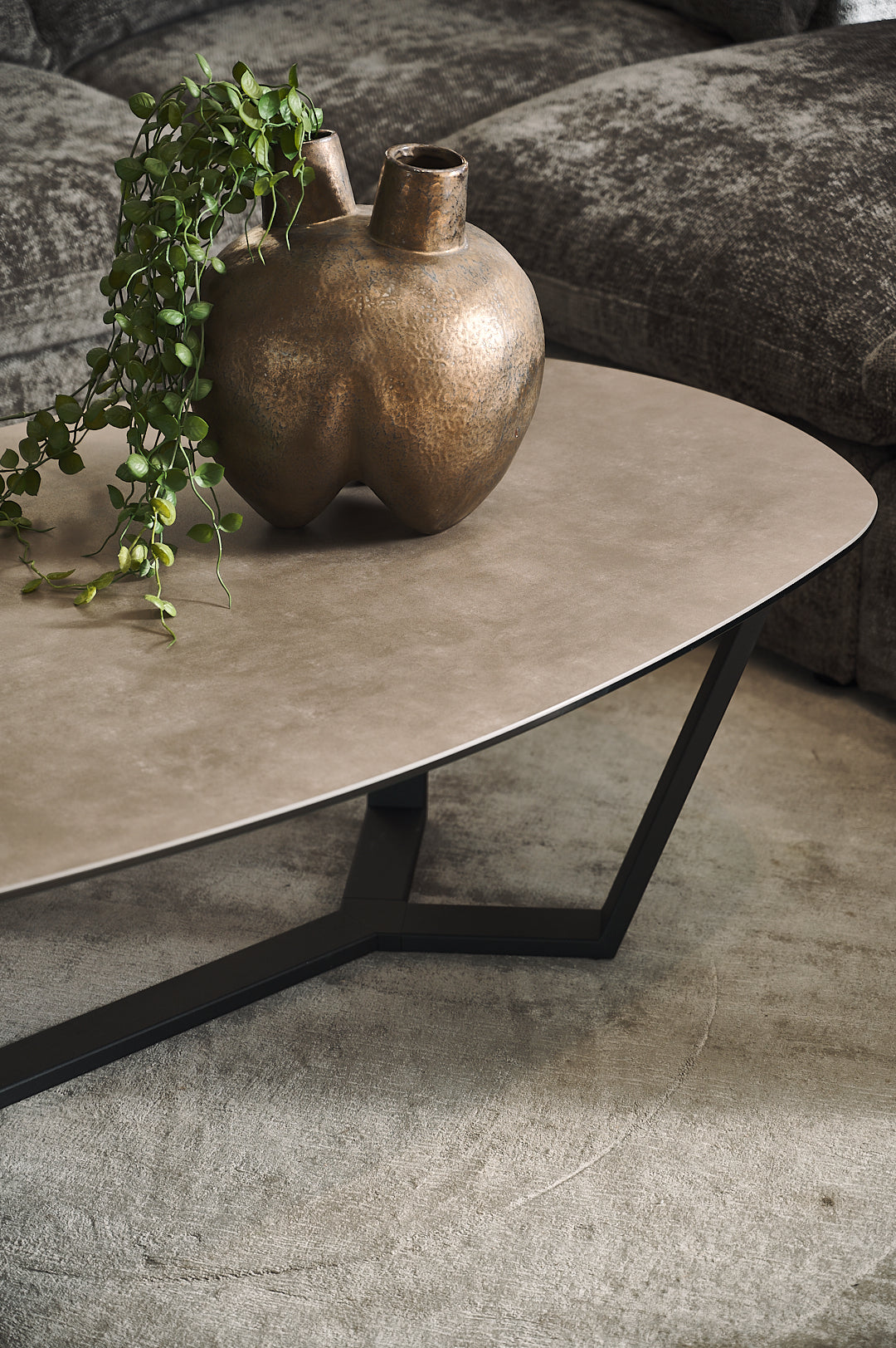 BRAGA coffee table quartz stone