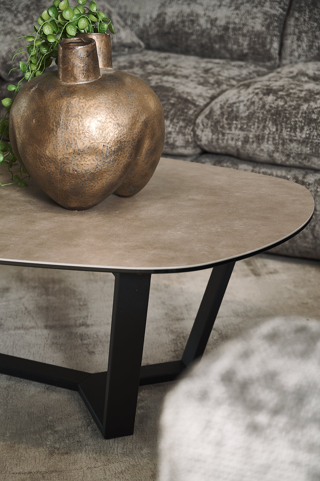 BRAGA coffee table quartz stone