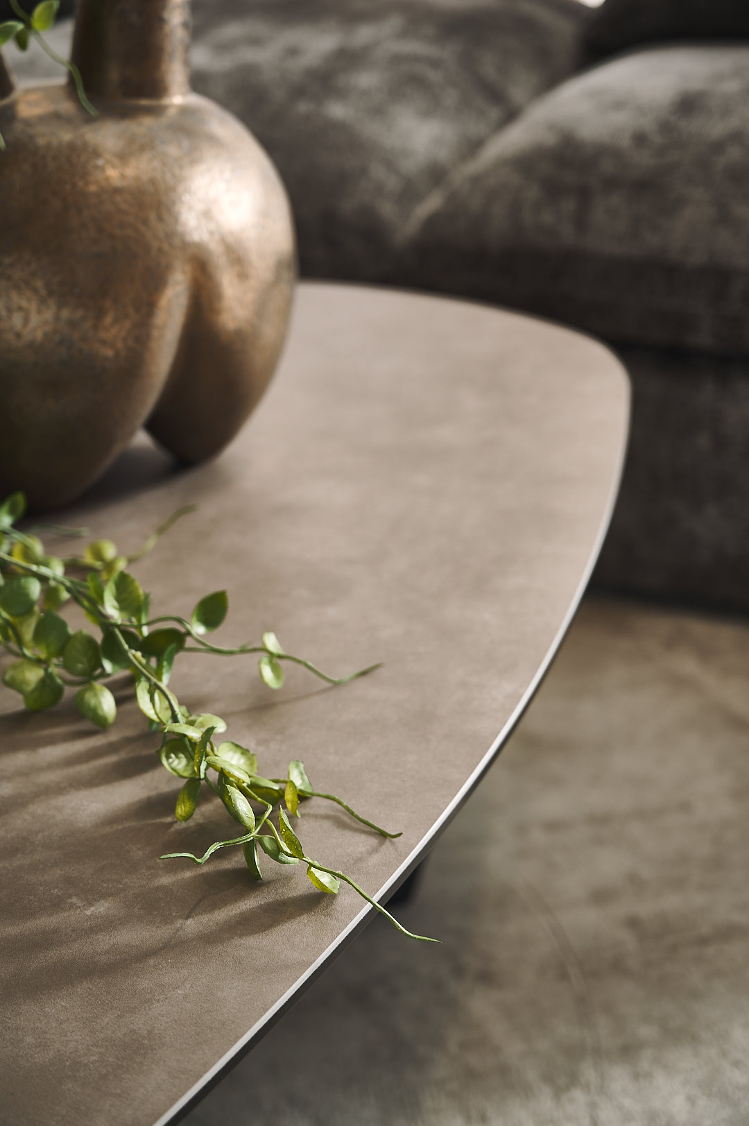 BRAGA coffee table quartz stone