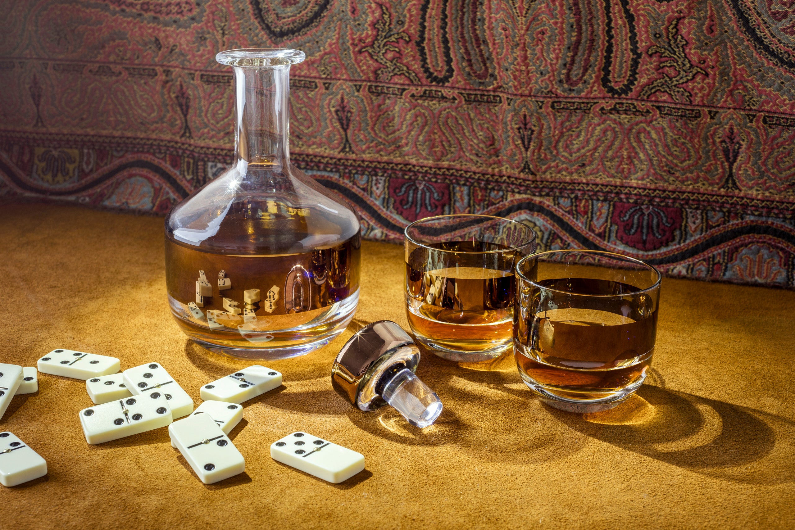 Set of whiskey glasses copper tank