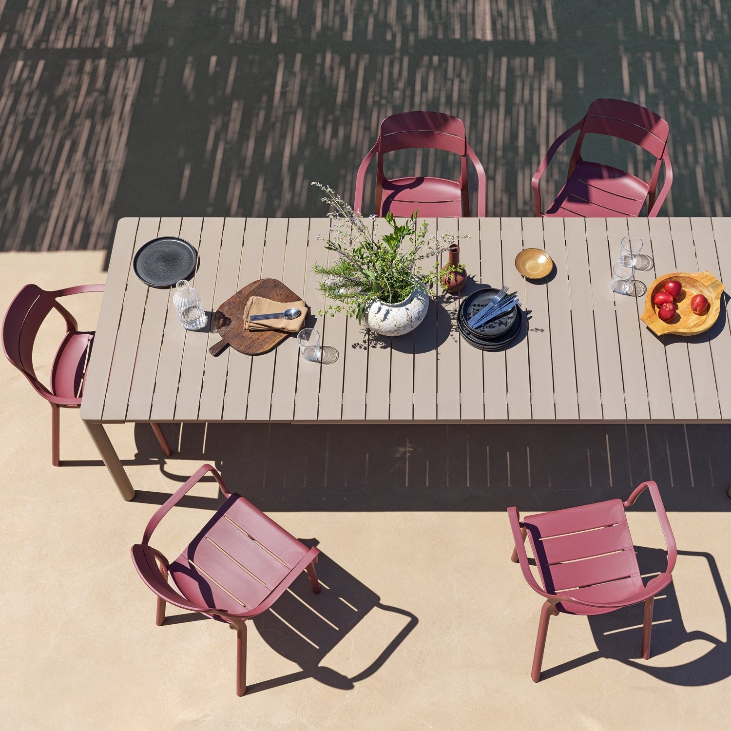 Outdoor chair with armrests CASSIA burgundy