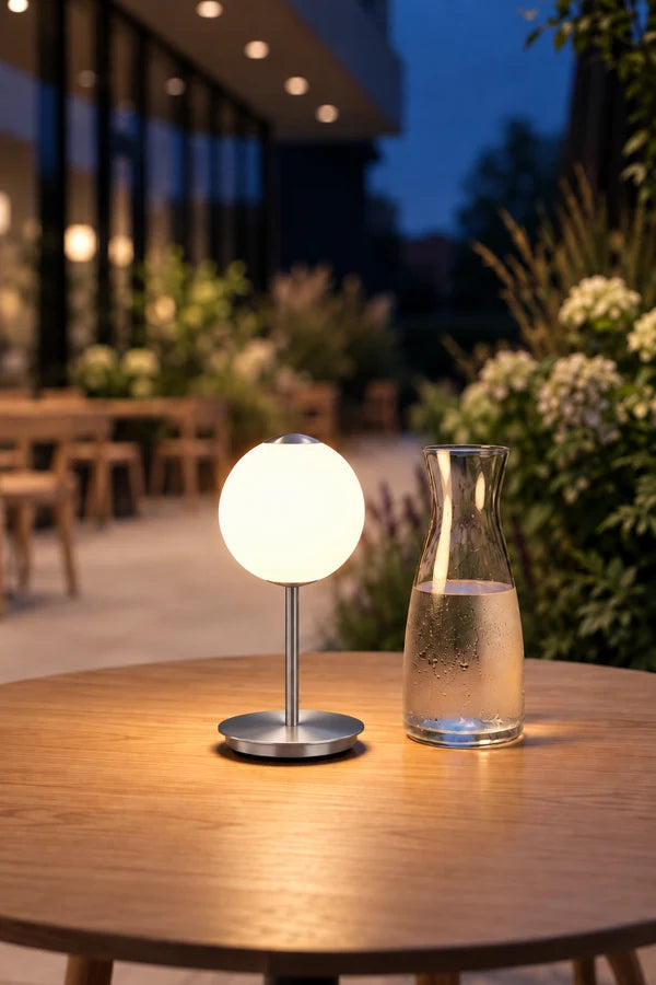 Tragbare Lampe AUDREY MOVE in Weiß mit silberner Einlage