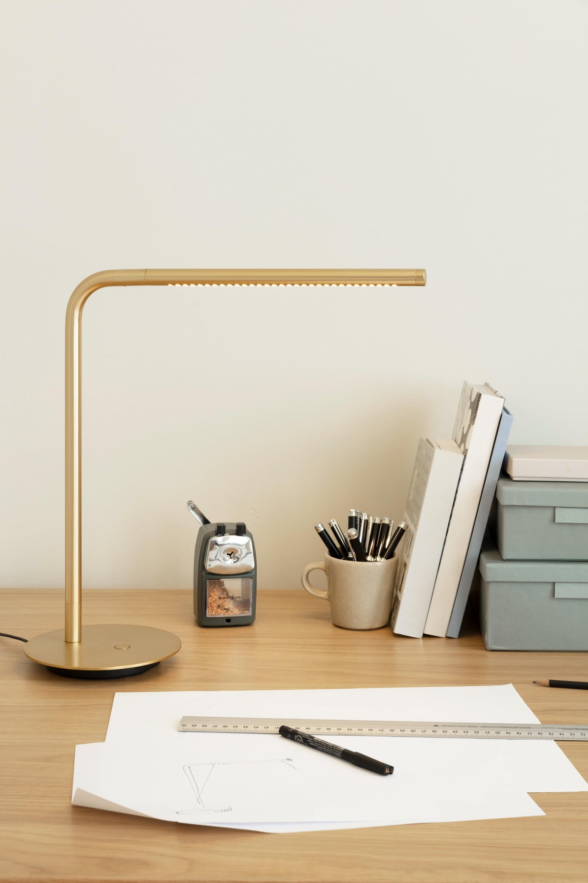 Goldene OMNI Tischlampe