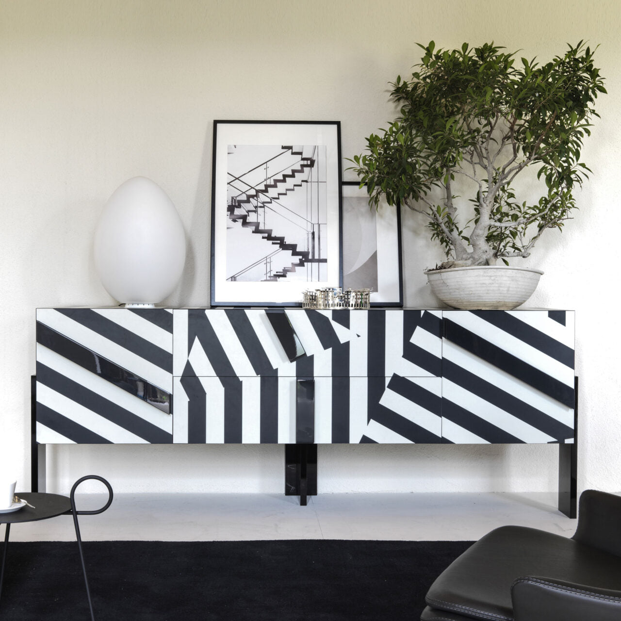 UOVO Table Lamp White Blown Glass