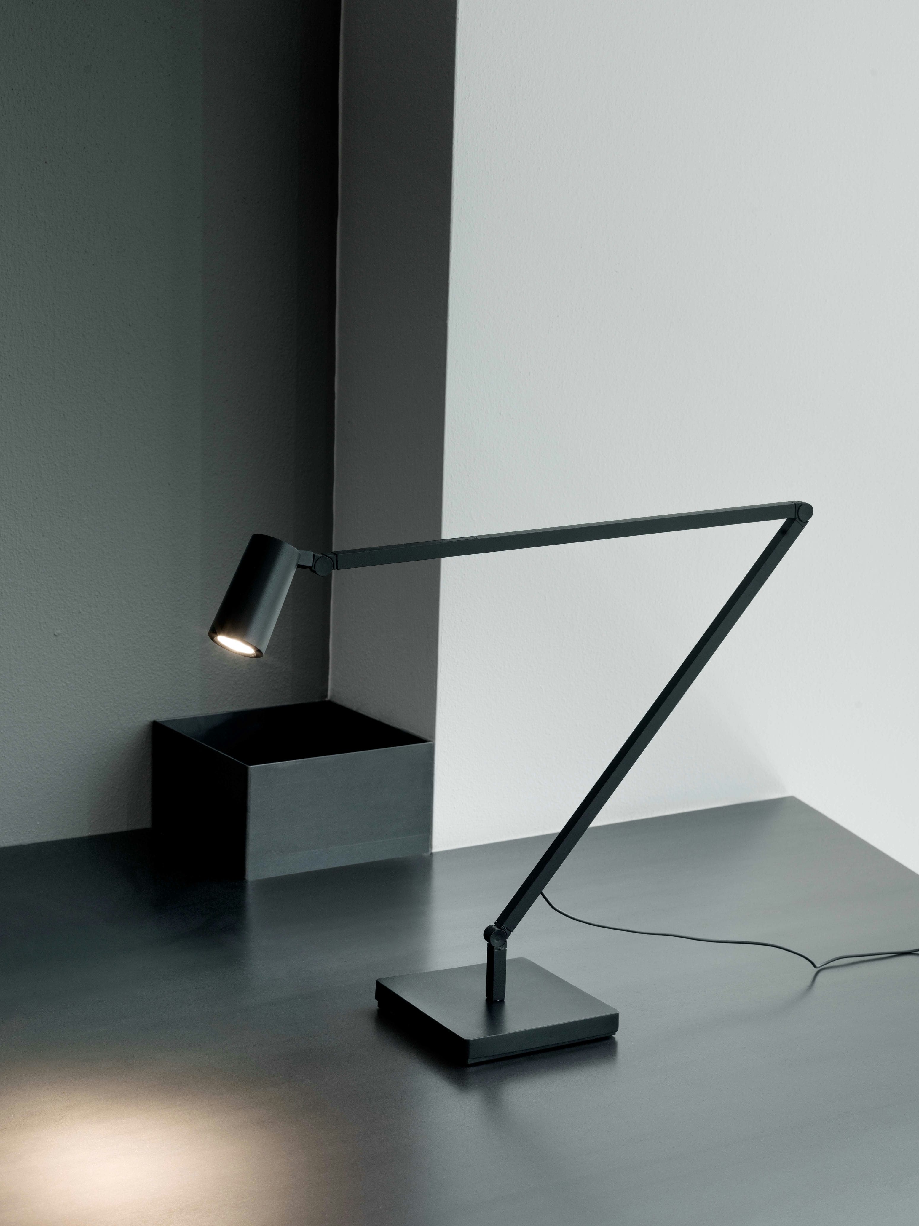 UNTITLED SPOT desk lamp black
