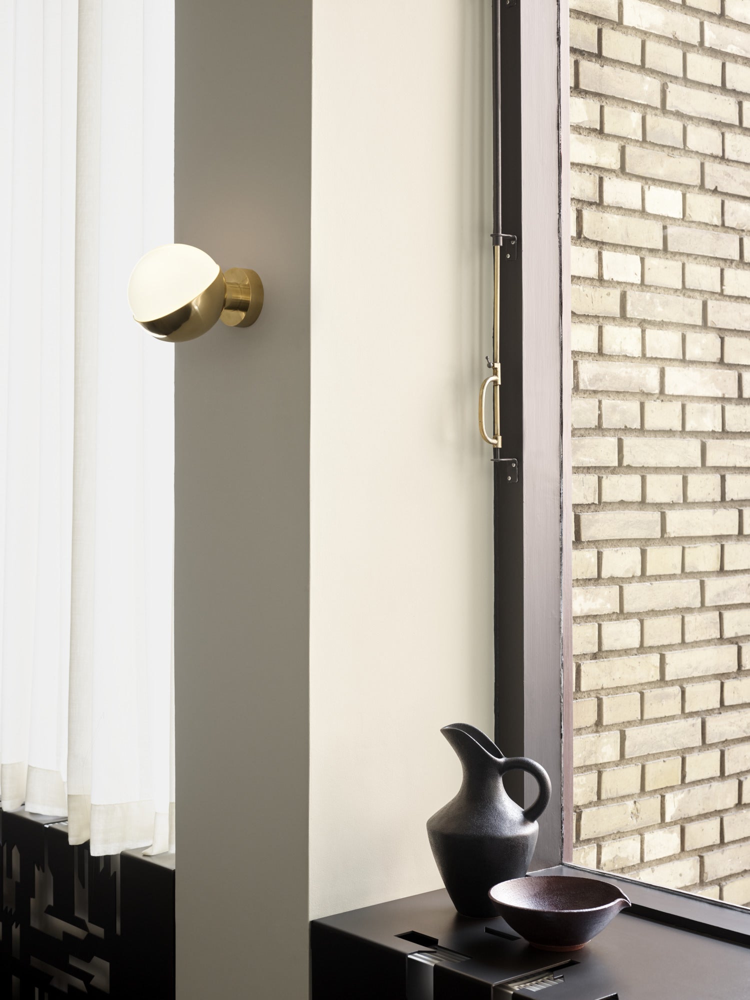 VL STUDIO brass wall lamp