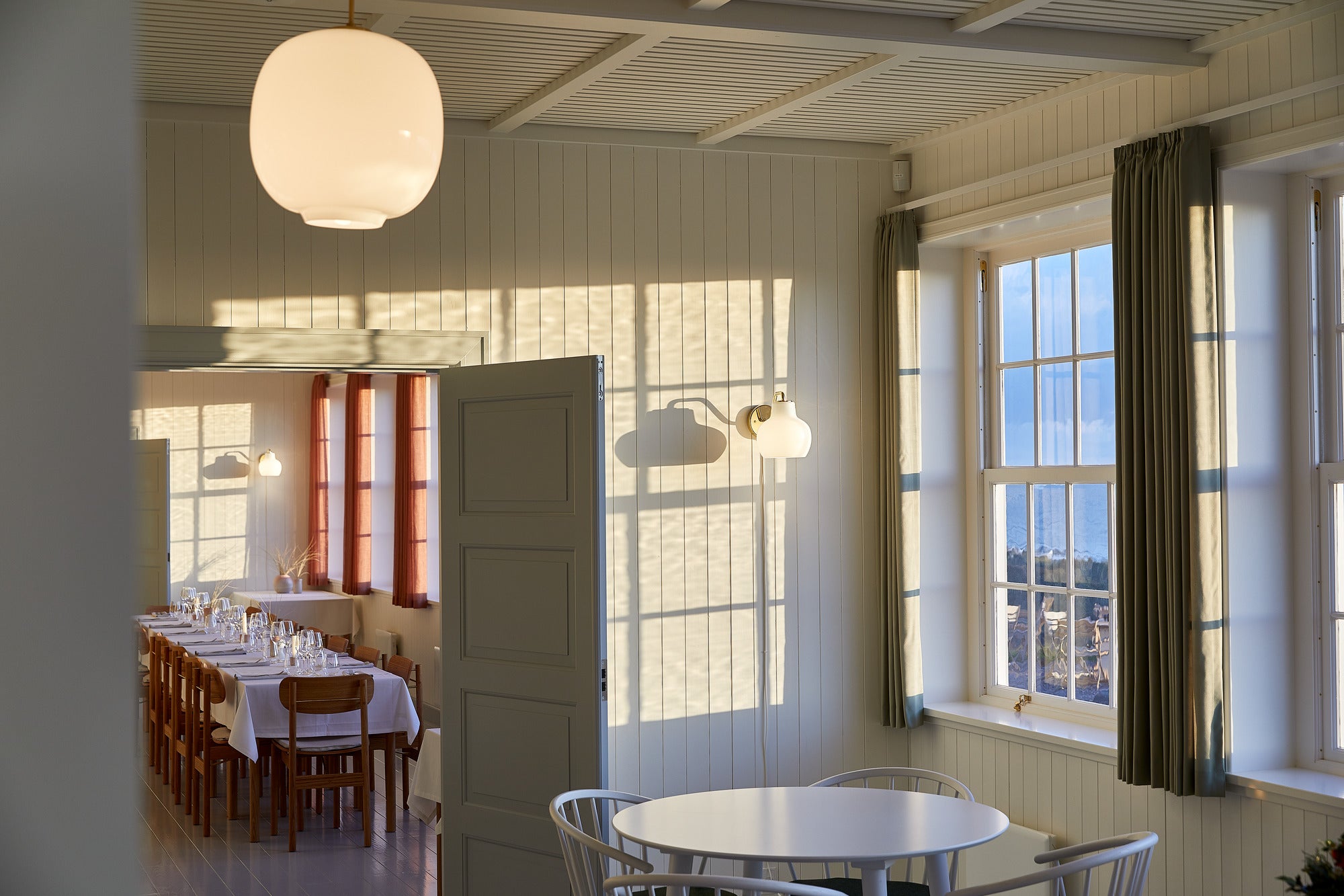 VL RING CROWN 1 Wall Lamp white with brass base