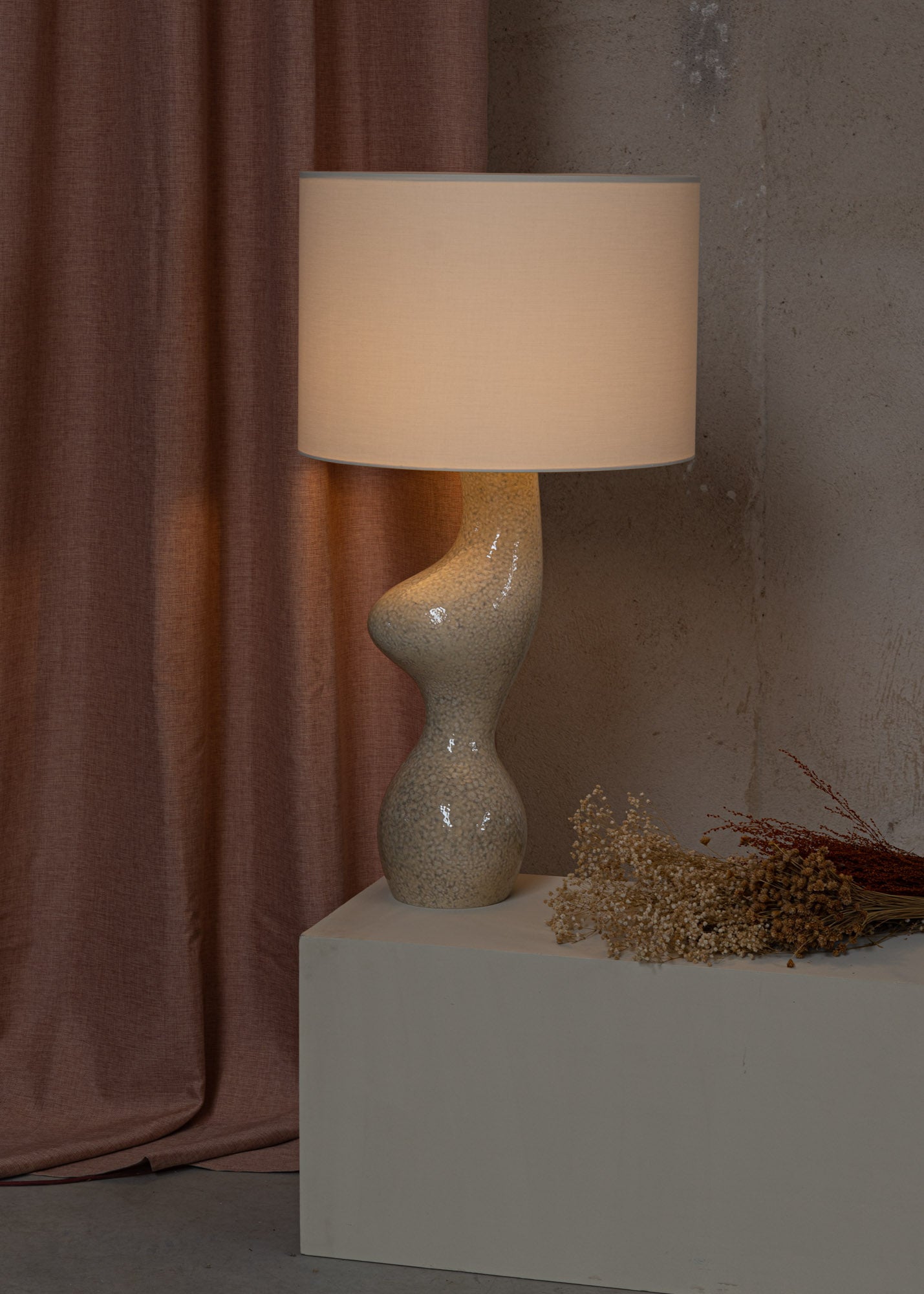 Tischlampe aus Keramik VENUSO beige