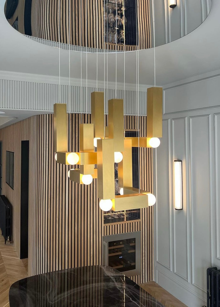 Pendelleuchte VESPER DUO mit opalisiertem Schirm und goldener Veredelung