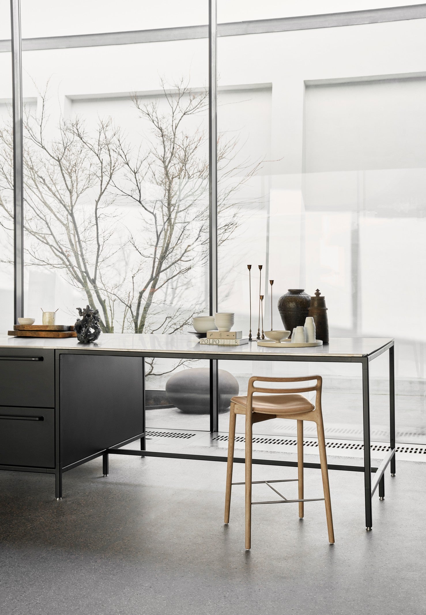 Hocker CABIN karamellfarbene Leder mit heller Eichenbasis