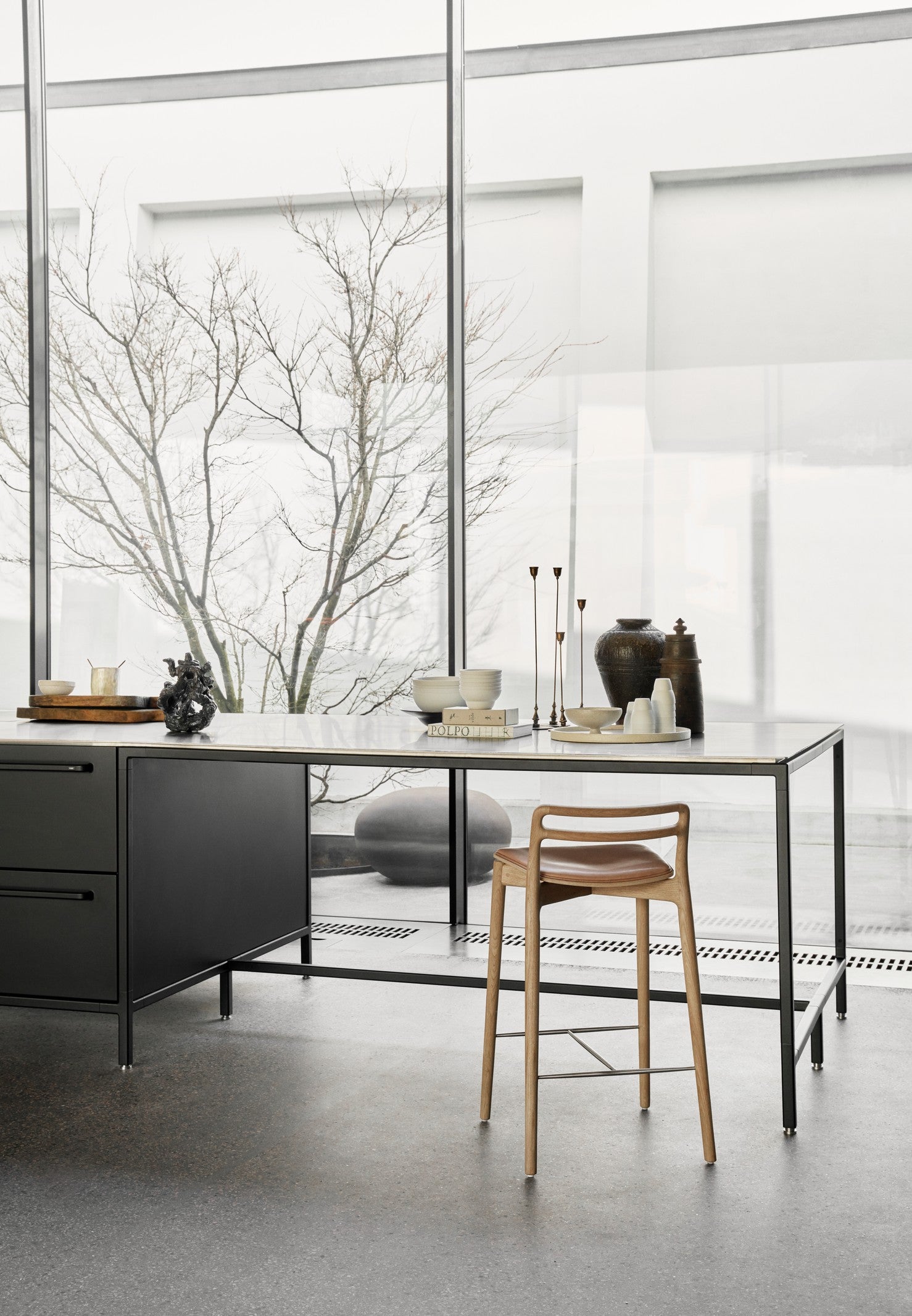 Hocker CABIN karamellfarbene Leder mit heller Eichenbasis