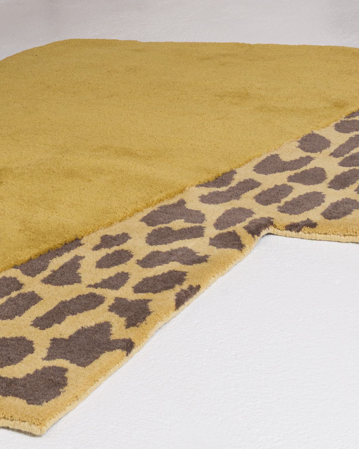 Asymmetrischer Dekorationsteppich WILD MIST warme Ocker