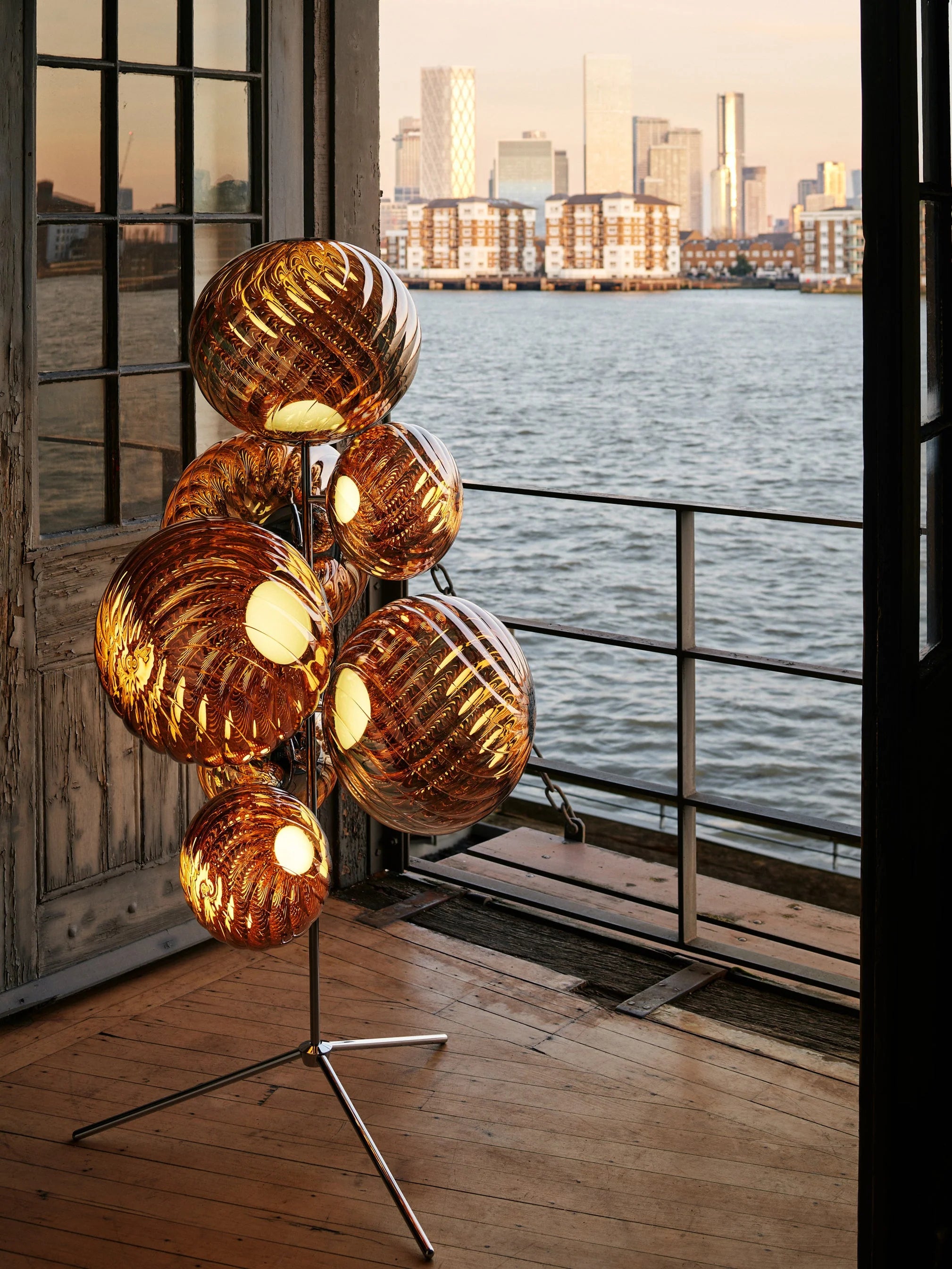 Stehlampe WHIRL gold